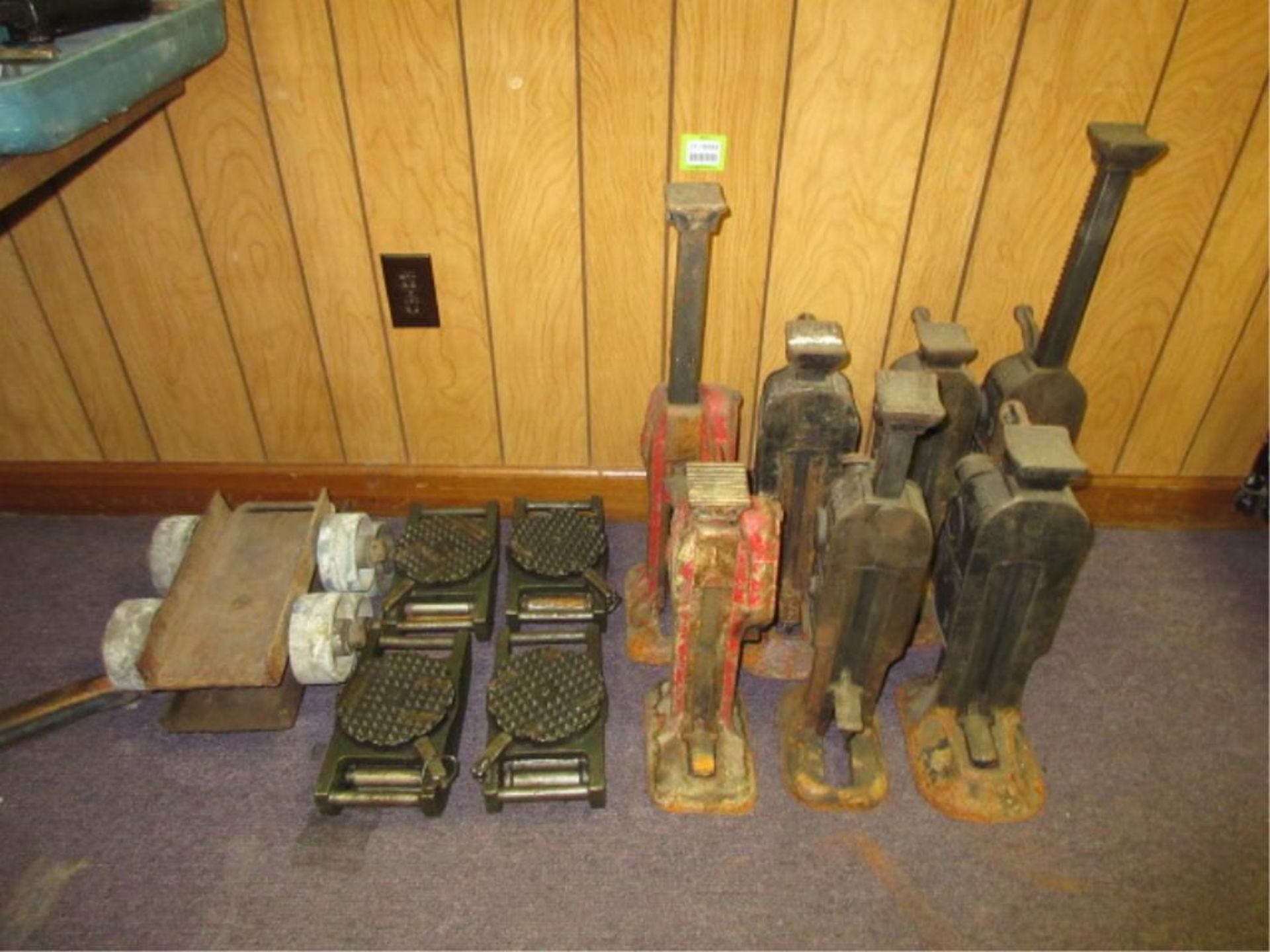 Lot (13pcs) Machinery Moving Equipment, includes: (4) skates, (2) wheeled dollies, (7) house jacks.