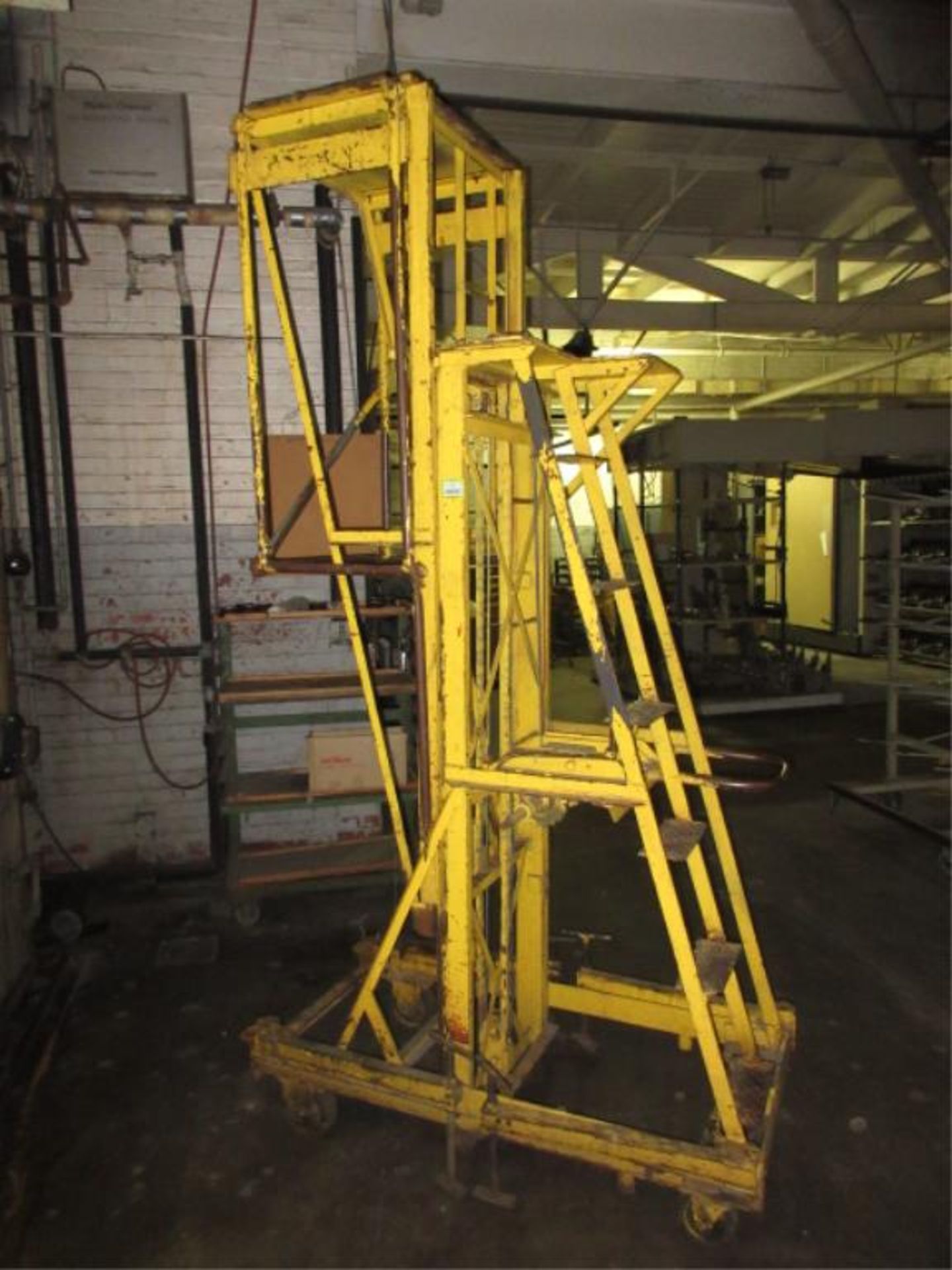 Mobile Telescoping Work Platform, manual ratchet type lift. HIT# 2179377. texture area. Asset