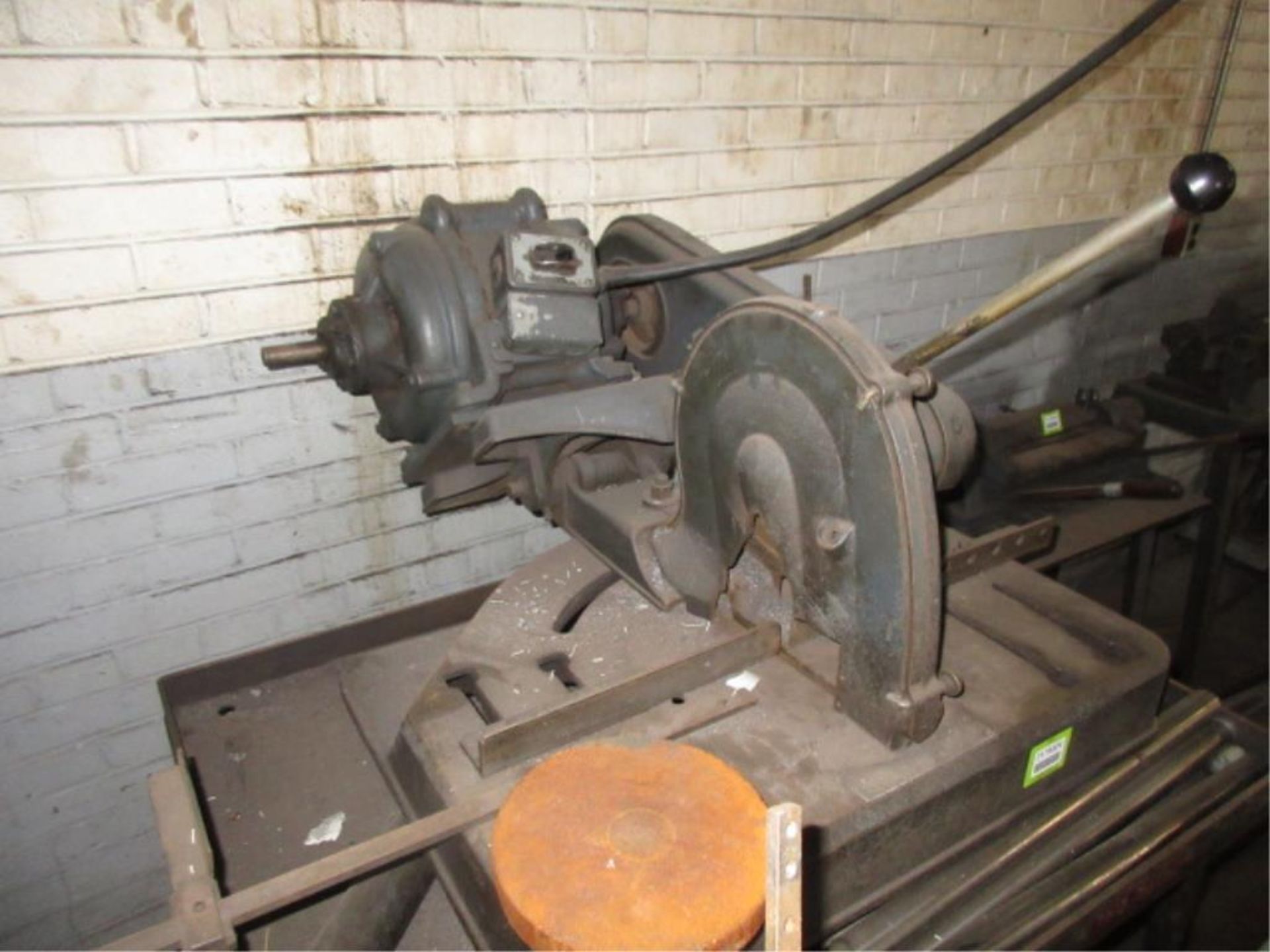 Delta Milwaukee Abrasive Cutoff Saw. SN# 89-3874. HIT# 2179324. machine shop. Asset Located at 10 - Image 4 of 4