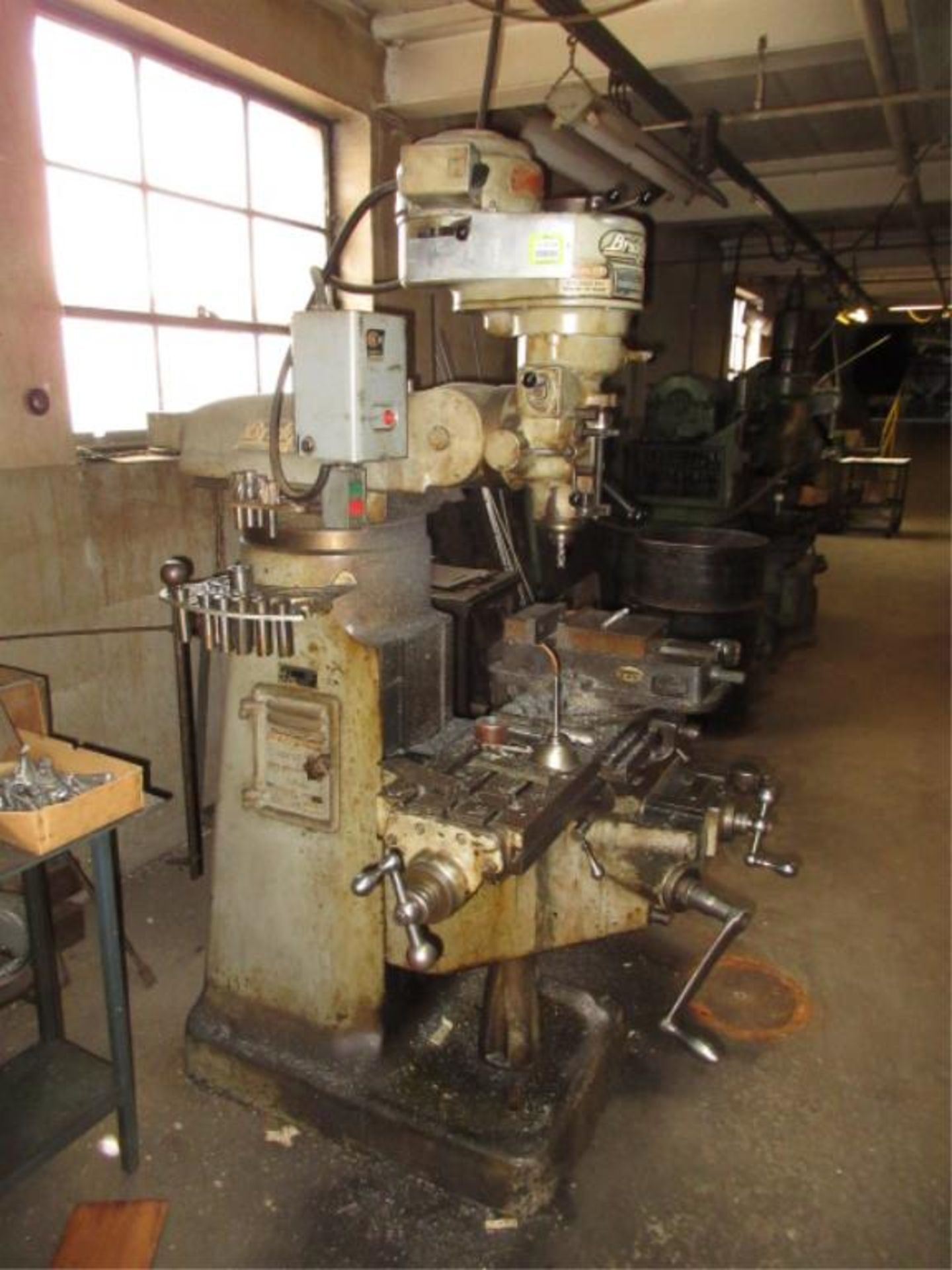 Bridgeport Vertical Milling Machine, 1-HP, 8-speed, 80-2720 rpm, includes machine vise, 5C collets - Image 3 of 5