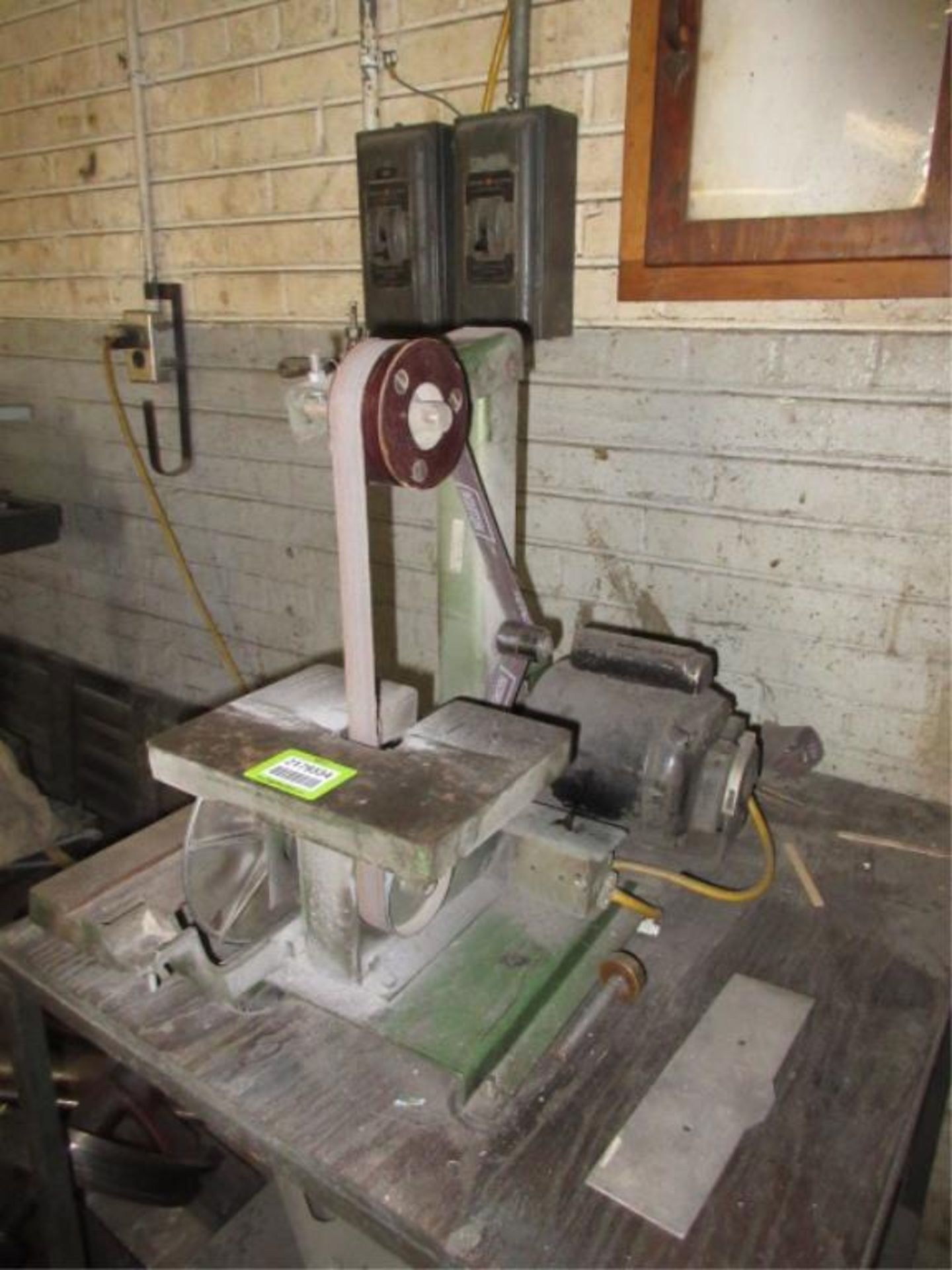 Dayton 3Z165 Combination Belt/Disc Sander. SN# 5345. HIT# 2179334. machine shop. Asset Located at 10