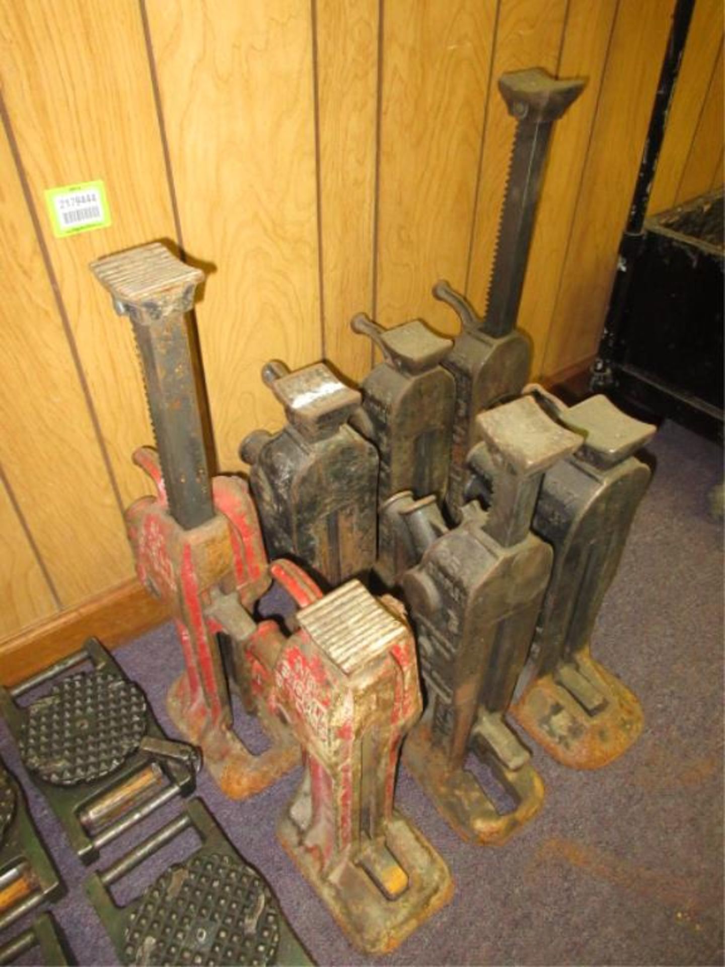 Lot (13pcs) Machinery Moving Equipment, includes: (4) skates, (2) wheeled dollies, (7) house jacks. - Image 3 of 3