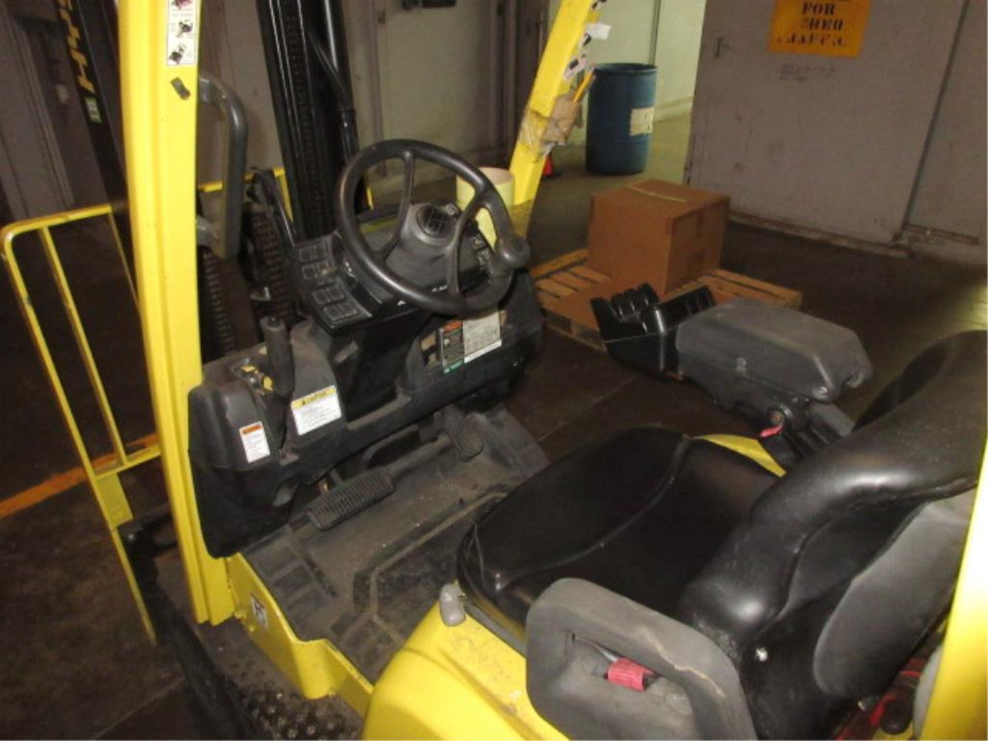 Hyster S30FT LP-Gas Forklift Truck, 2700-Lbs. capacity, side shift attachment, 187" lift height, - Image 6 of 12