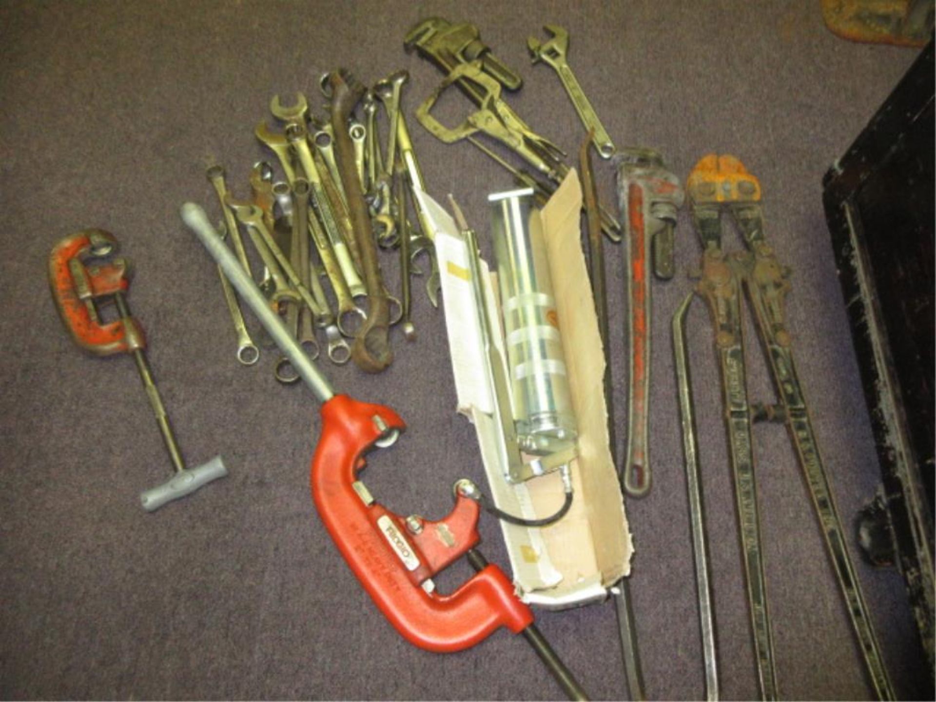 Lot (approx. 50pcs) Assorted Hand Tools, includes but not limited to: pipe wrenches, bolt cutter, - Image 3 of 3