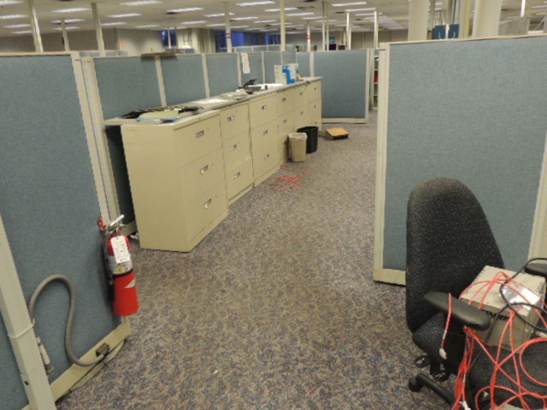Office Cubicles & Contents. Lot: (8) offices w/ wooden and metal desks, file cabinets and lateral - Image 40 of 47
