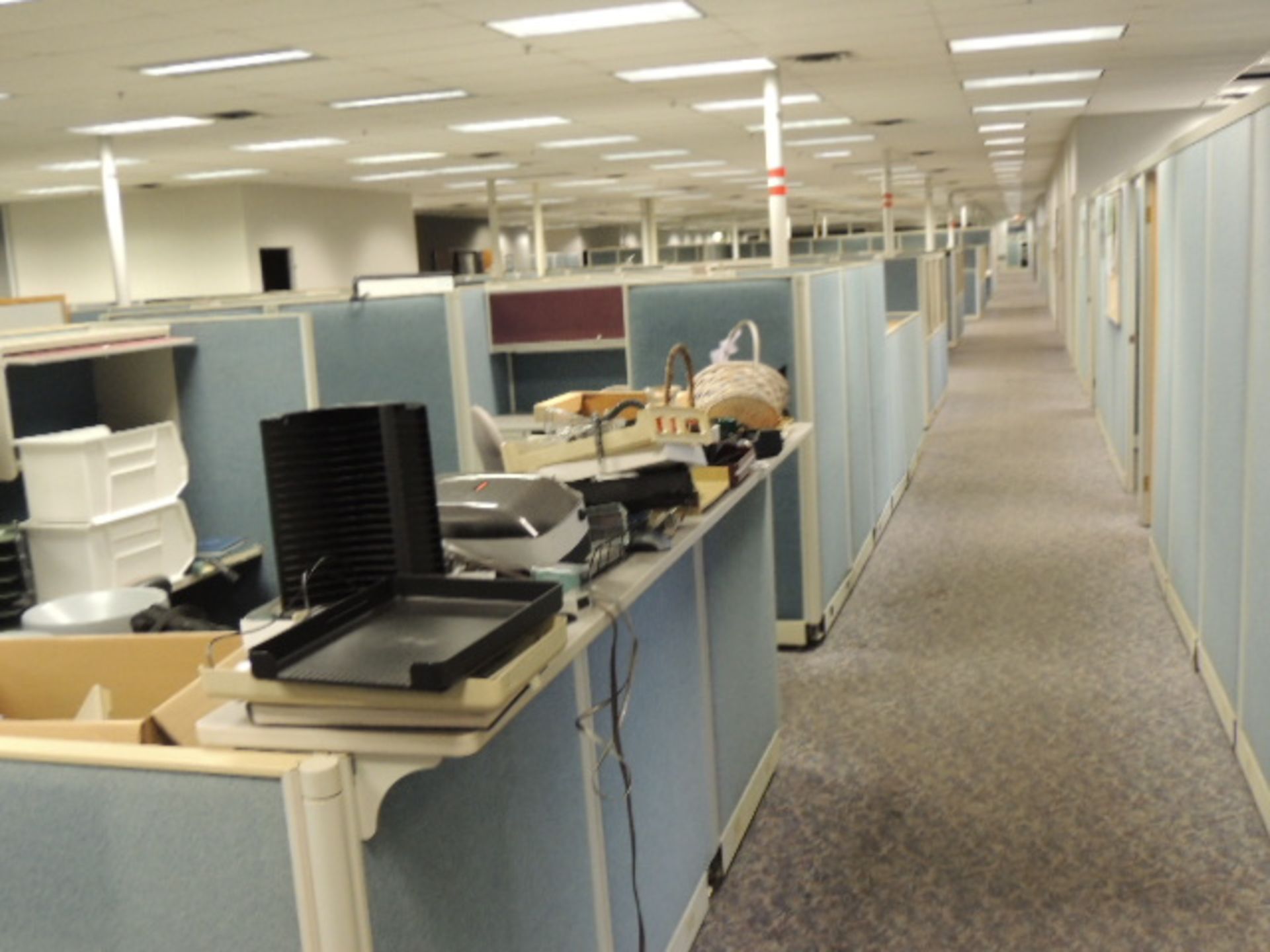 Office Cubicles & Contents. Lot: (8) offices w/ wooden and metal desks, file cabinets and lateral - Image 29 of 47