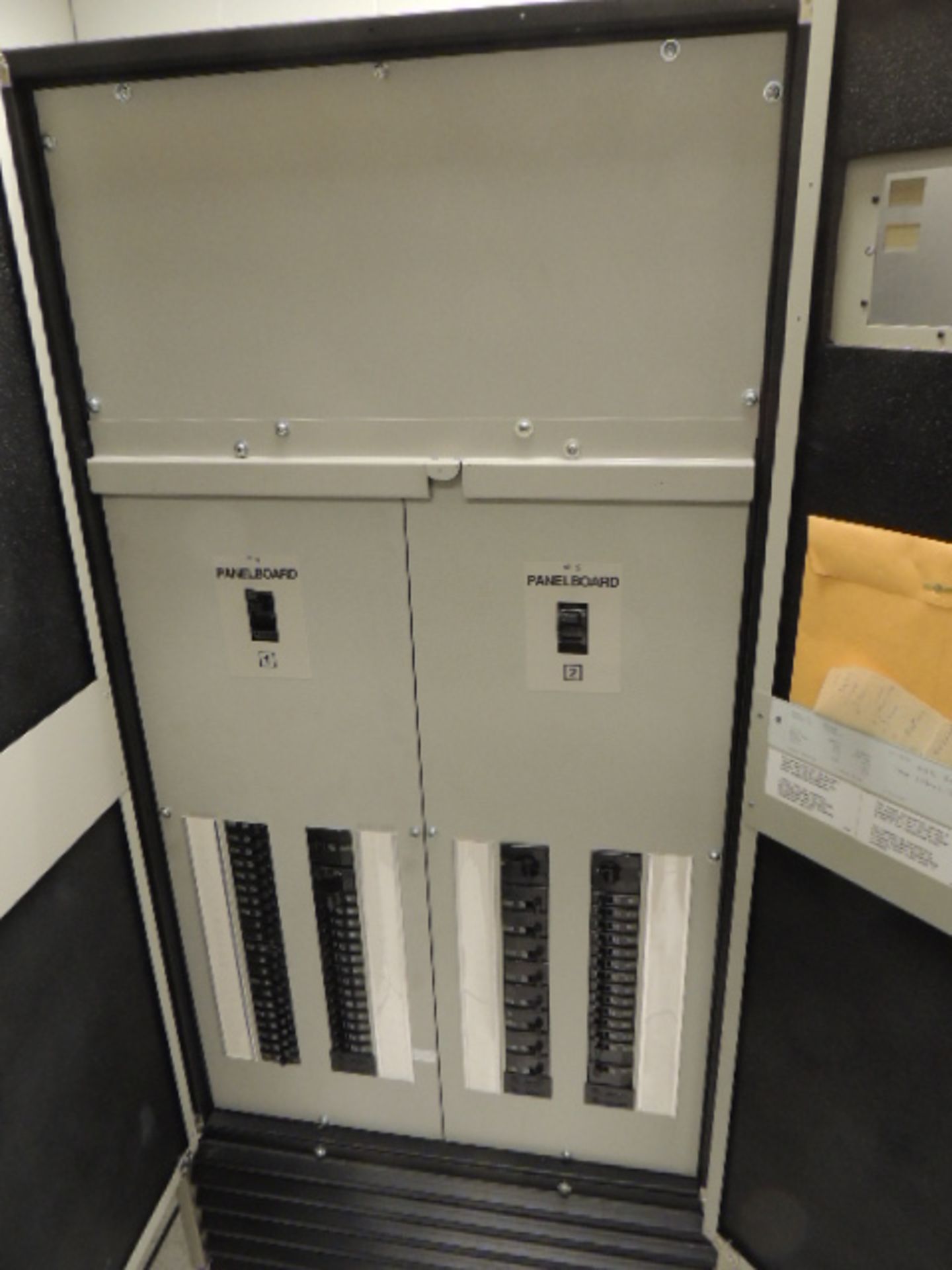 Liebert EXC065 Circuit breaker panels, NQOM panel board, 208v, 3ph. SN# 182031-1. HIT# 2192280. - Image 3 of 7