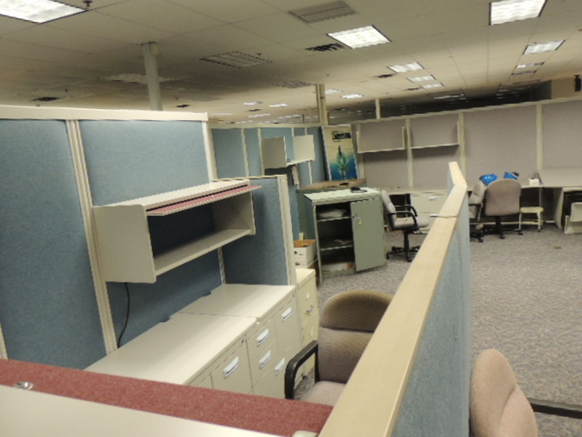 Office Cubicles & Contents. Lot: (8) offices w/ wooden and metal desks, file cabinets and lateral - Image 45 of 47