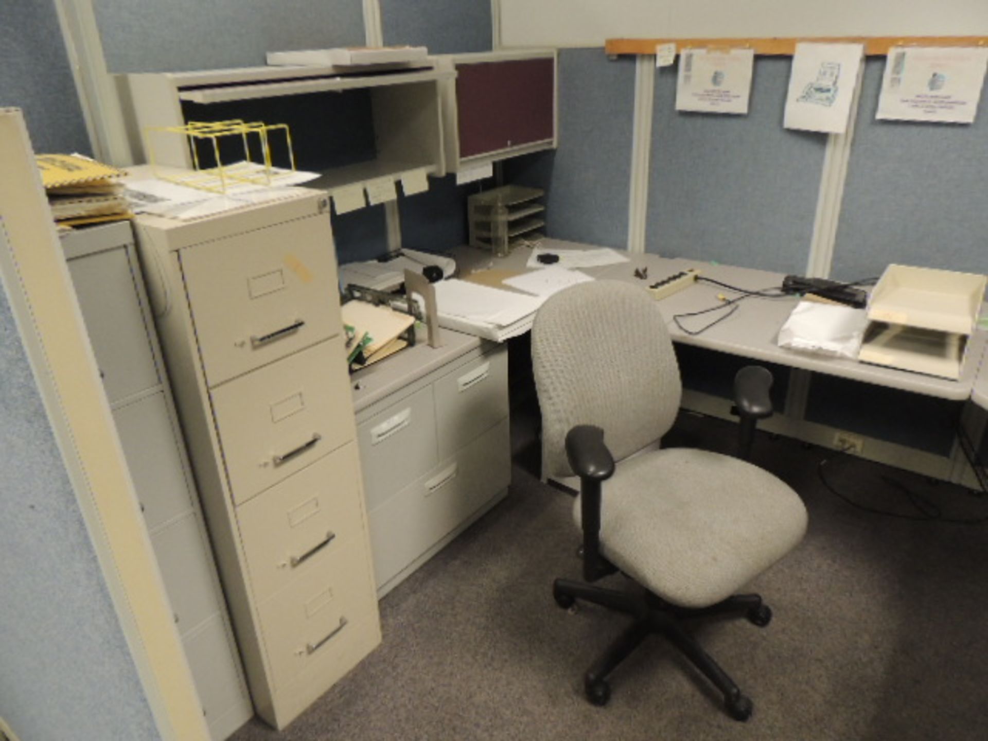 Office Cubicles & Contents. Lot: (3) cubicles 10'x12'x8' with metal desks, file cabinet and - Image 12 of 15