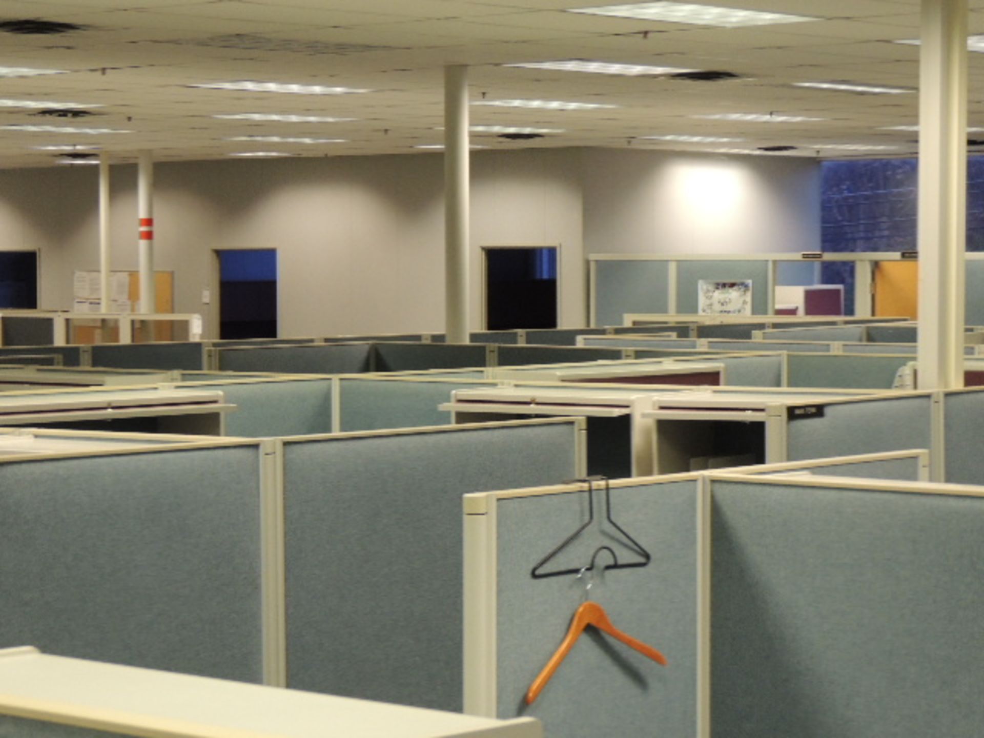 Office Cubicles & Contents. Lot: (8) offices w/ wooden and metal desks, file cabinets and lateral - Image 23 of 47