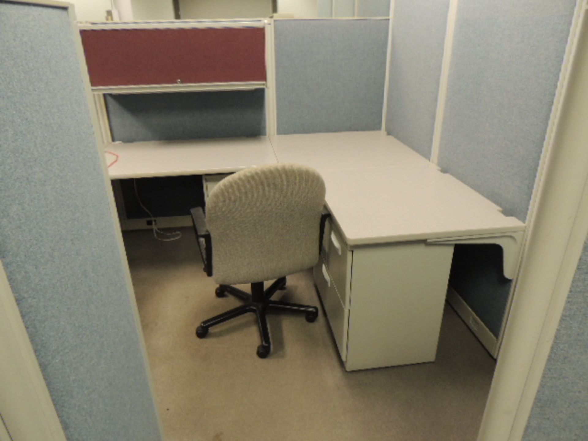 Office Cubicles & Contents. Lot: (3) cubicles 10'x12'x8' with metal desks, file cabinet and - Image 14 of 15