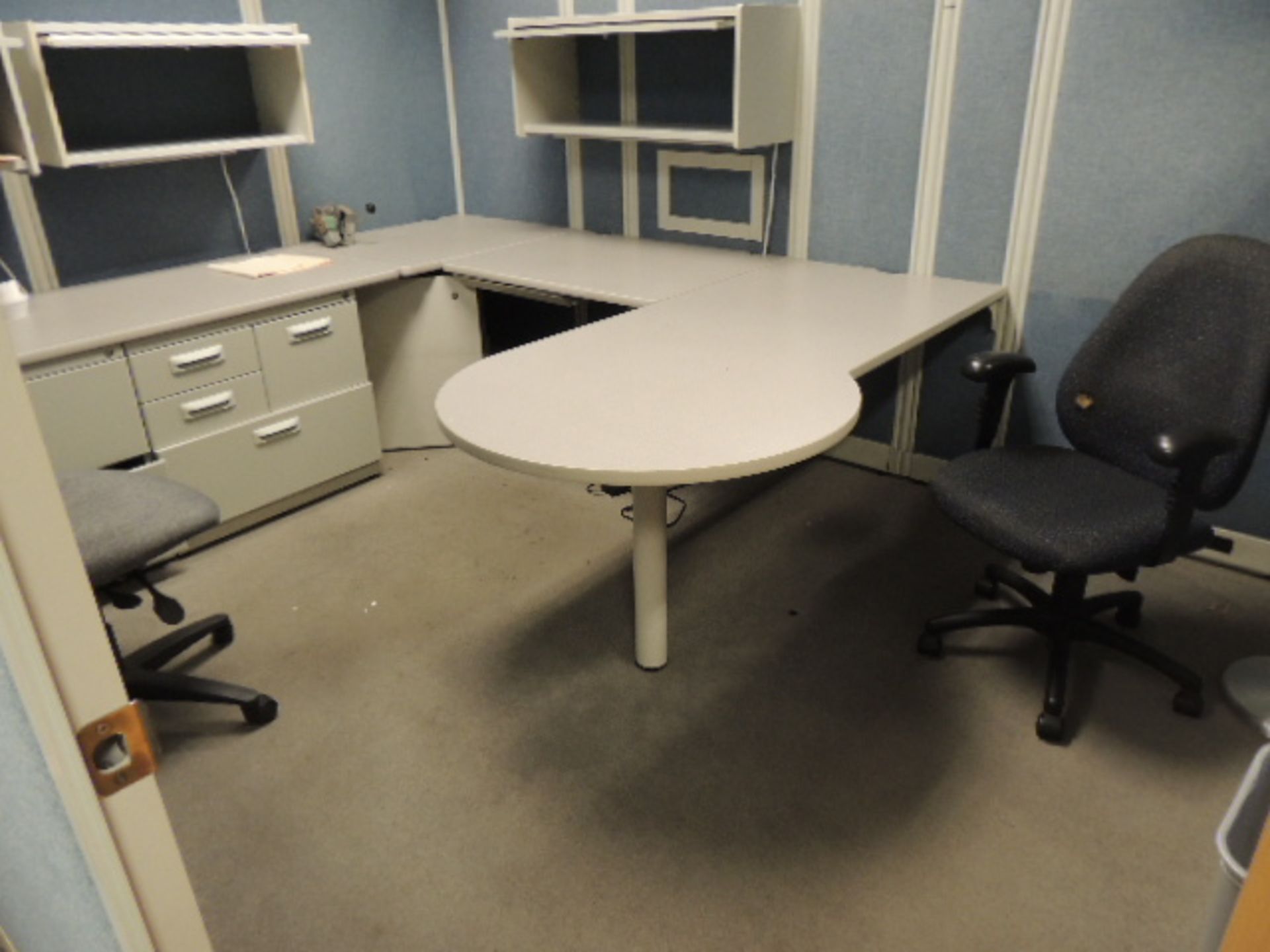 Office Cubicles & Contents. Lot: (3) cubicles 10'x12'x8' with metal desks, file cabinet and - Image 4 of 15