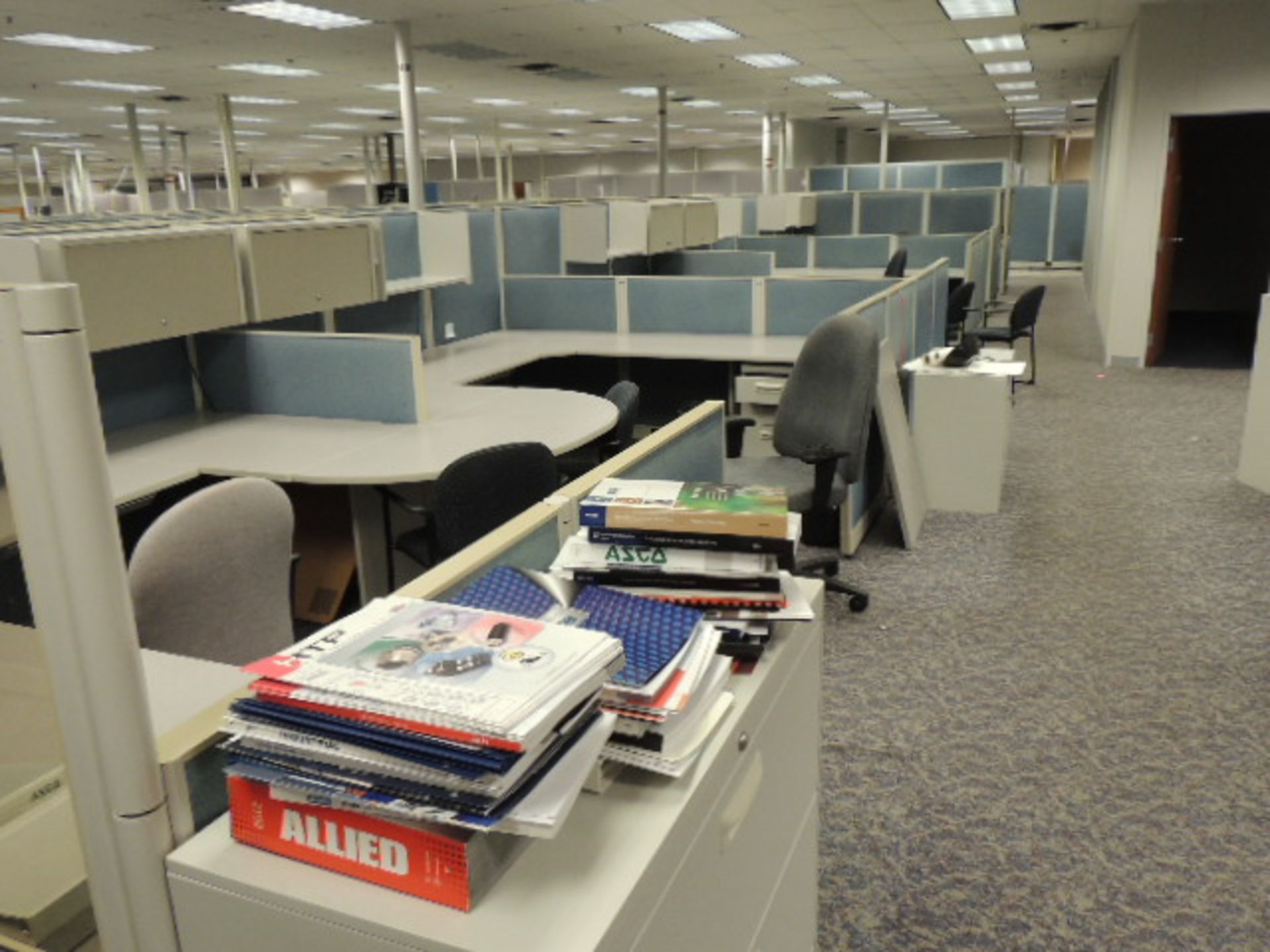 Office Cubicles & Contents. Lot: (8) offices w/ wooden and metal desks, file cabinets and lateral - Image 36 of 47