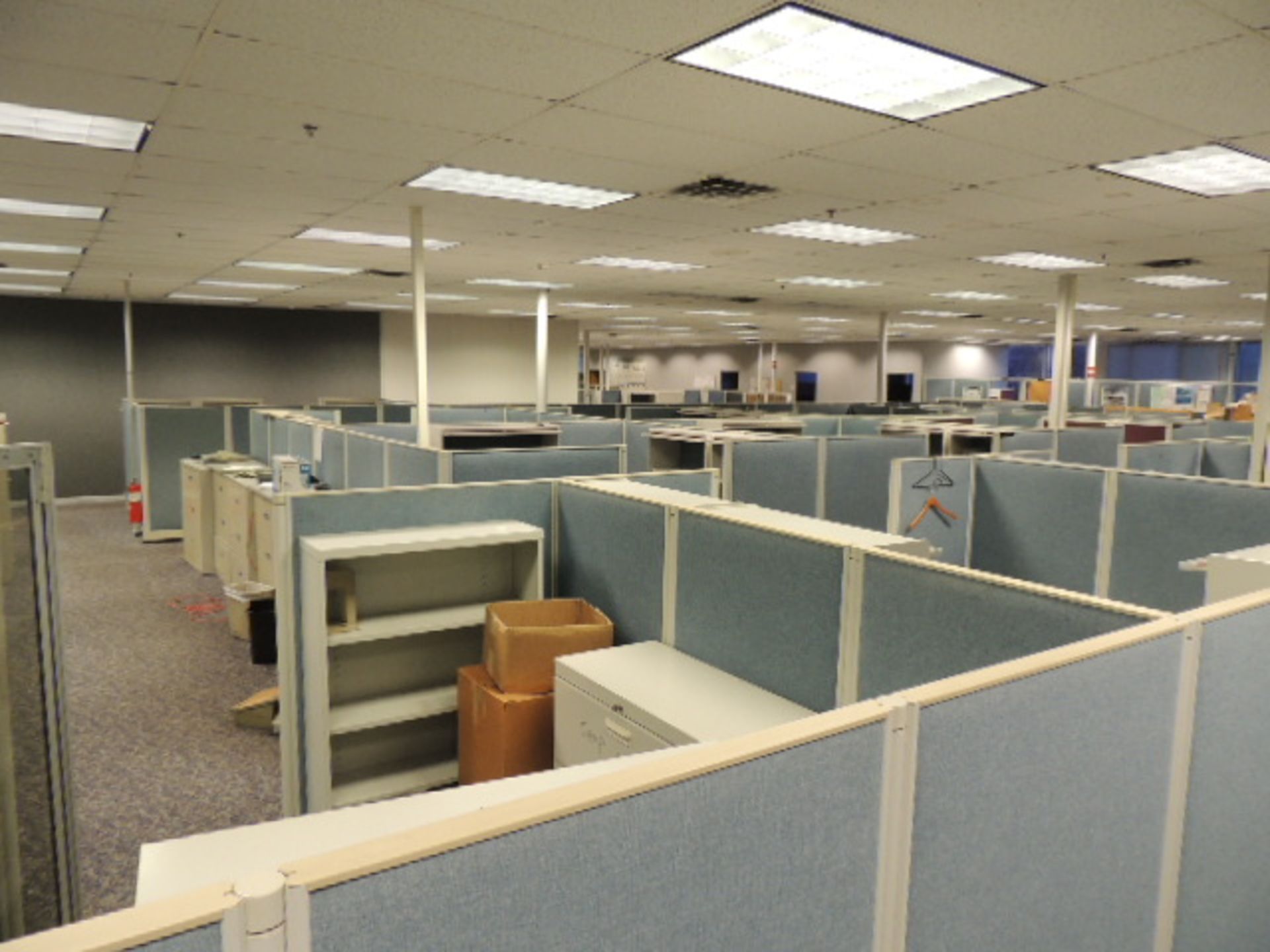 Office Cubicles & Contents. Lot: (8) offices w/ wooden and metal desks, file cabinets and lateral - Image 22 of 47