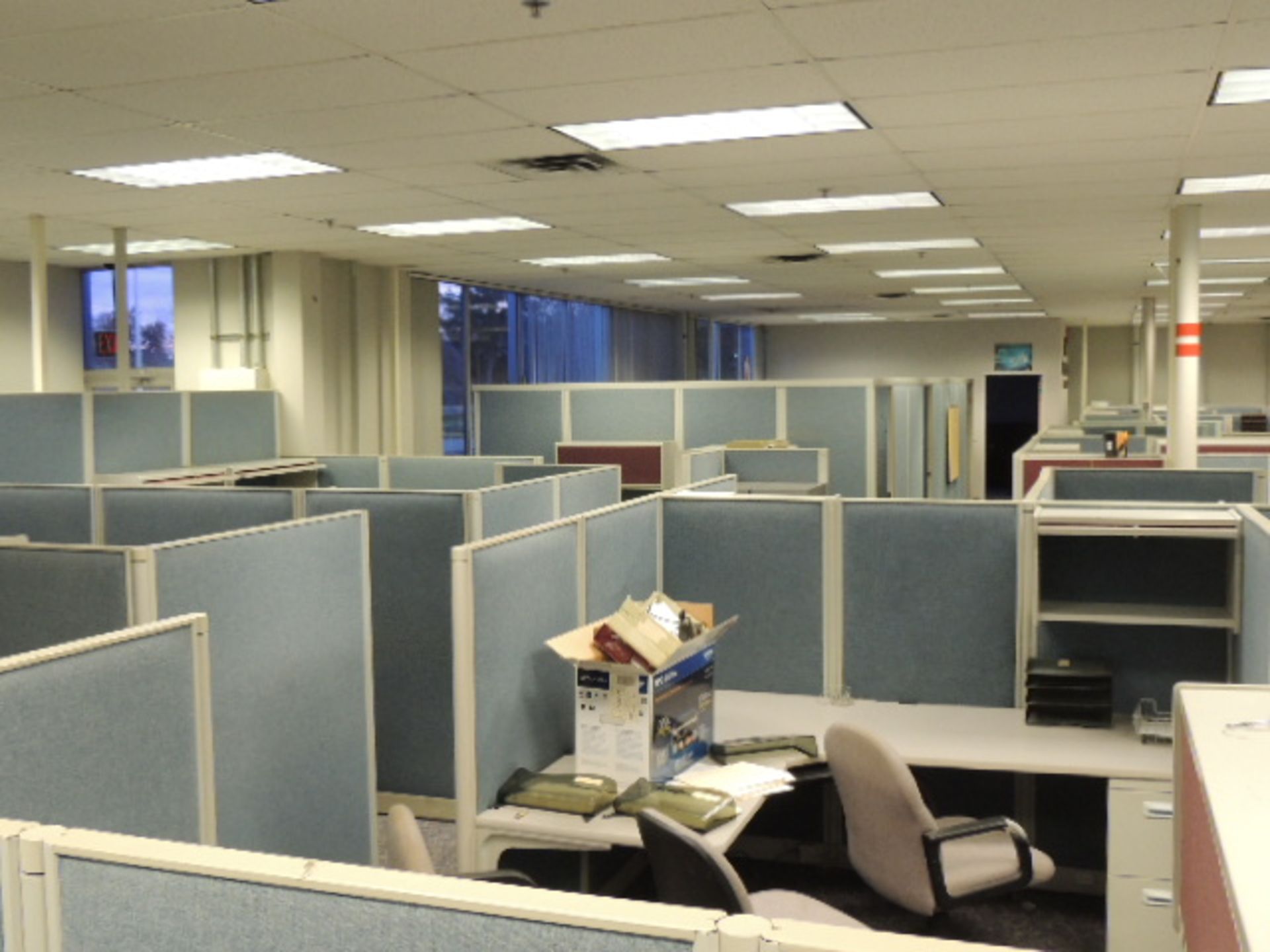 Office Cubicles & Contents. Lot: (8) offices w/ wooden and metal desks, file cabinets and lateral - Image 25 of 47