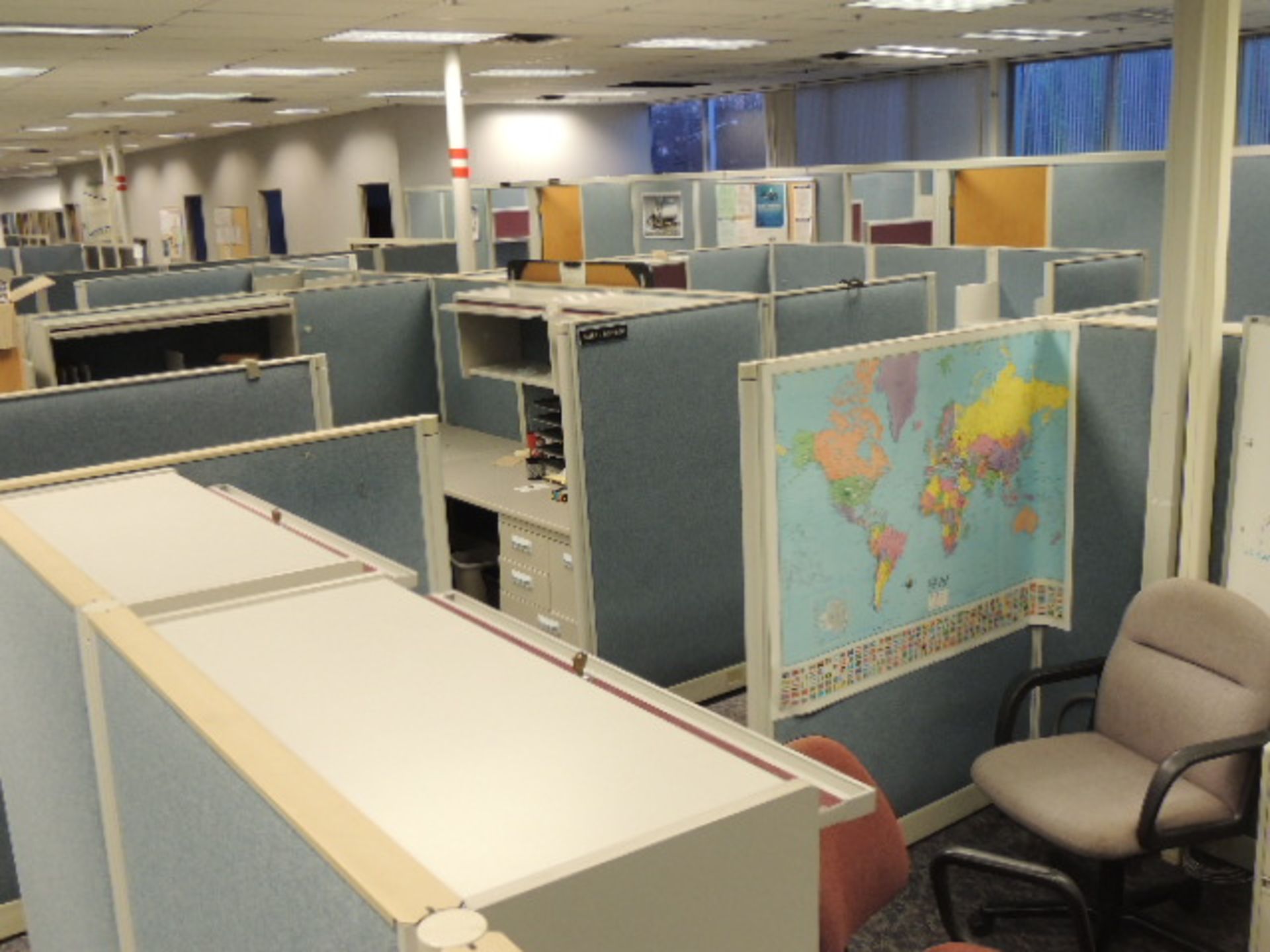 Office Cubicles & Contents. Lot: (8) offices w/ wooden and metal desks, file cabinets and lateral - Image 28 of 47
