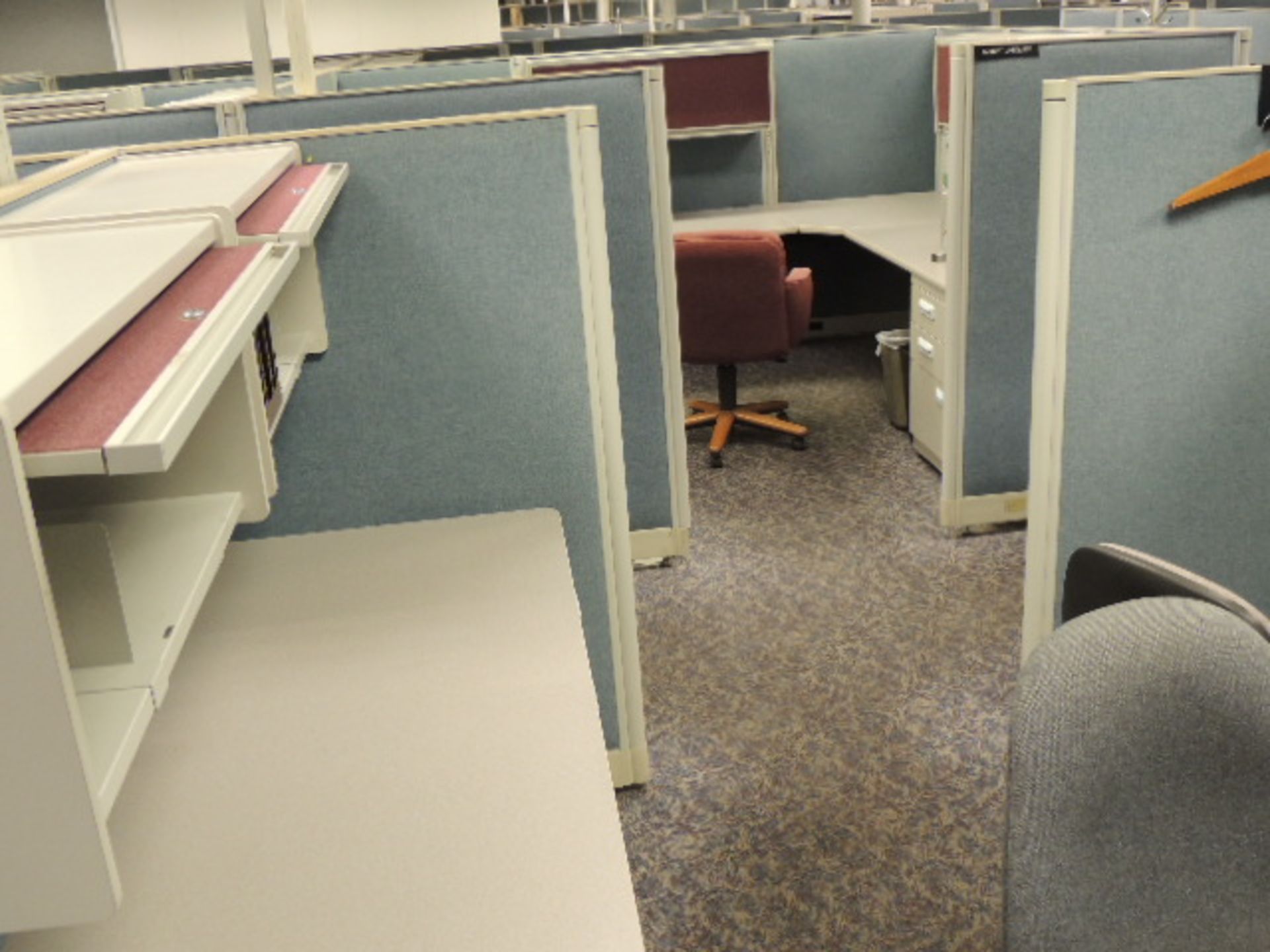 Office Cubicles & Contents. Lot: (8) offices w/ wooden and metal desks, file cabinets and lateral - Image 26 of 47