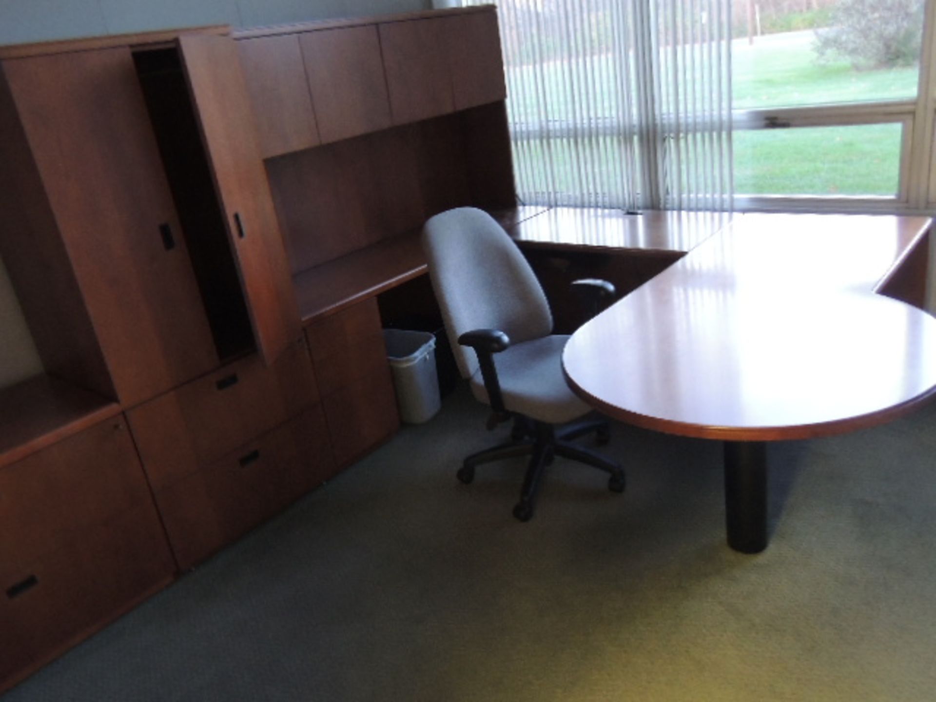 Office Cubicles & Contents. Lot: (8) offices w/ wooden and metal desks, file cabinets and lateral - Image 38 of 47