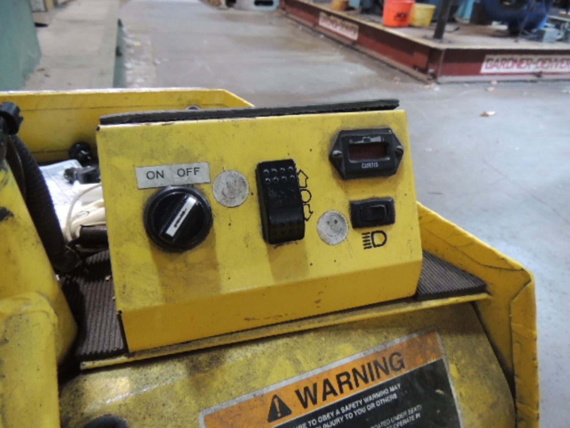 Cushman Electric tug cart, yr. 1999, internal charger. SN# 99000378. HIT# 2192272. East compressor - Image 7 of 8