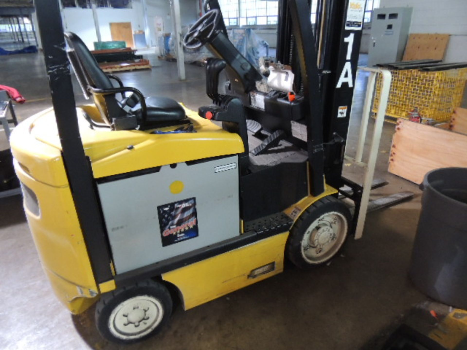 Yale ERC050VGN36TE04 Forklift, 4400lb capacity, 42" forks, 3 stage mast, side shift, electric, w/ - Bild 5 aus 12