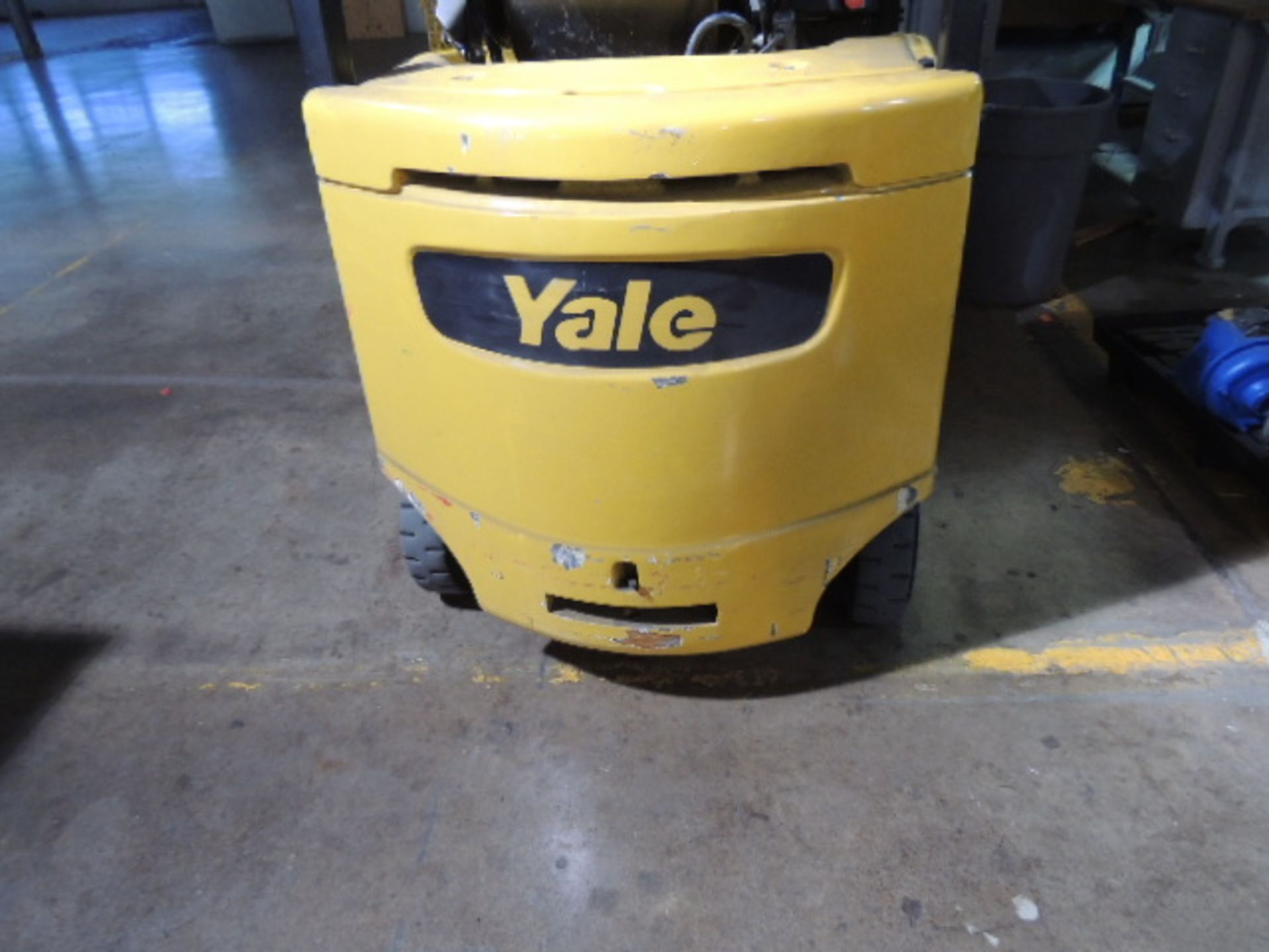 Yale ERC050VGN36TE04 Forklift, 4400lb capacity, 42" forks, 3 stage mast, side shift, electric, w/ - Image 4 of 12