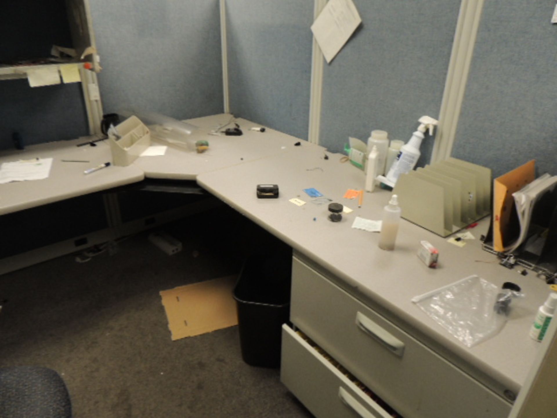 Office Cubicles & Contents. Lot: (3) cubicles 10'x12'x8' with metal desks, file cabinet and - Image 8 of 15