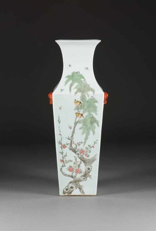 FEINE VIERECKIGE BODENVASE China, Republik-Zeit Porzellan, polychrome Aufglasurbemalung. H. 58,3 cm. - Bild 3 aus 3