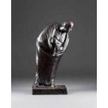 ERNST BARLACH 1870 Wedel - 1938 Rostock 'DER EINSAME' Bronze, dunkel patiniert. Ges.-H. 58,7 cm. Auf