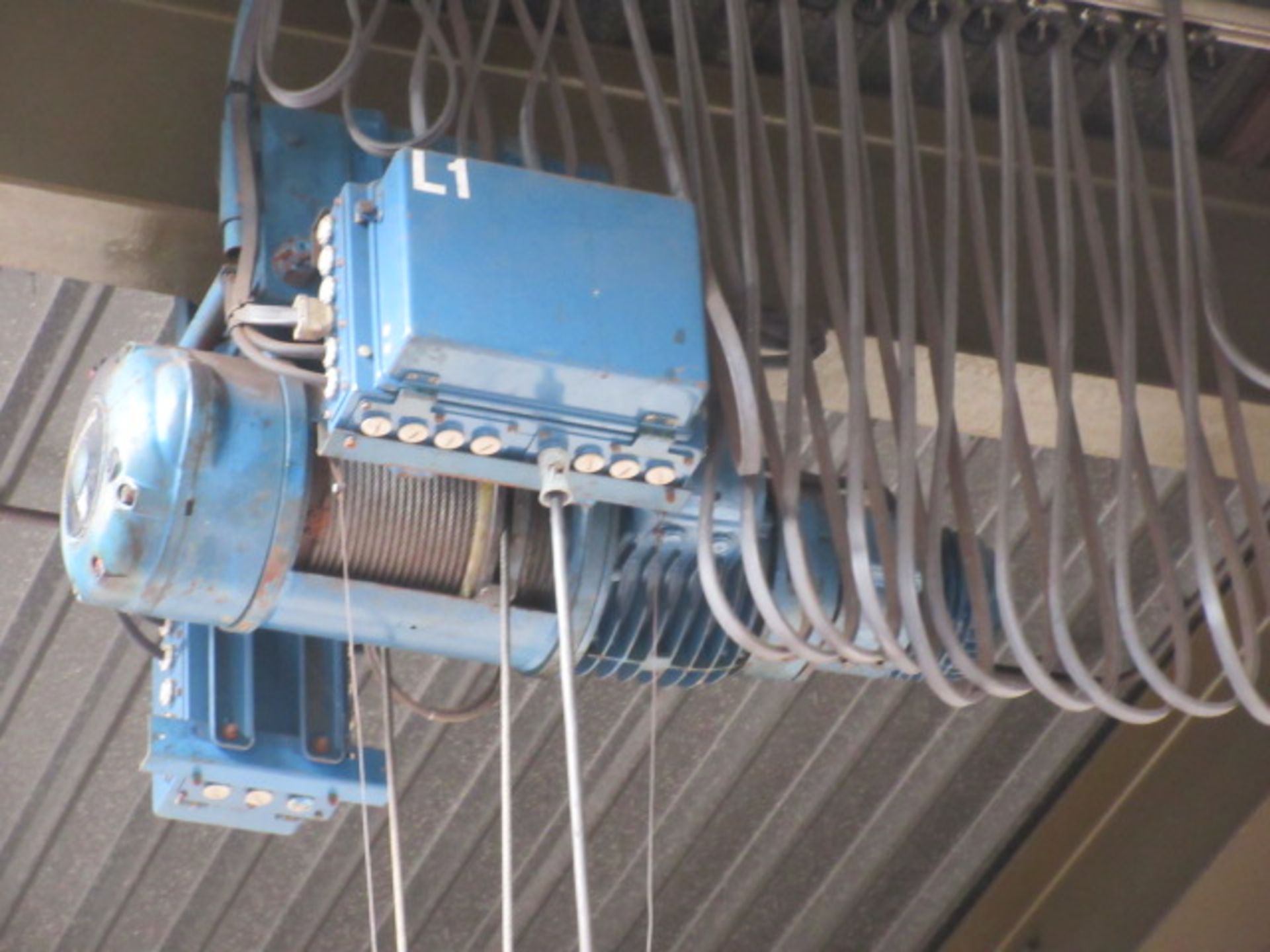 Demag crane hoist 2000kg capacity, under slung wire rope hoist, powered carriage and pendant control - Image 2 of 4