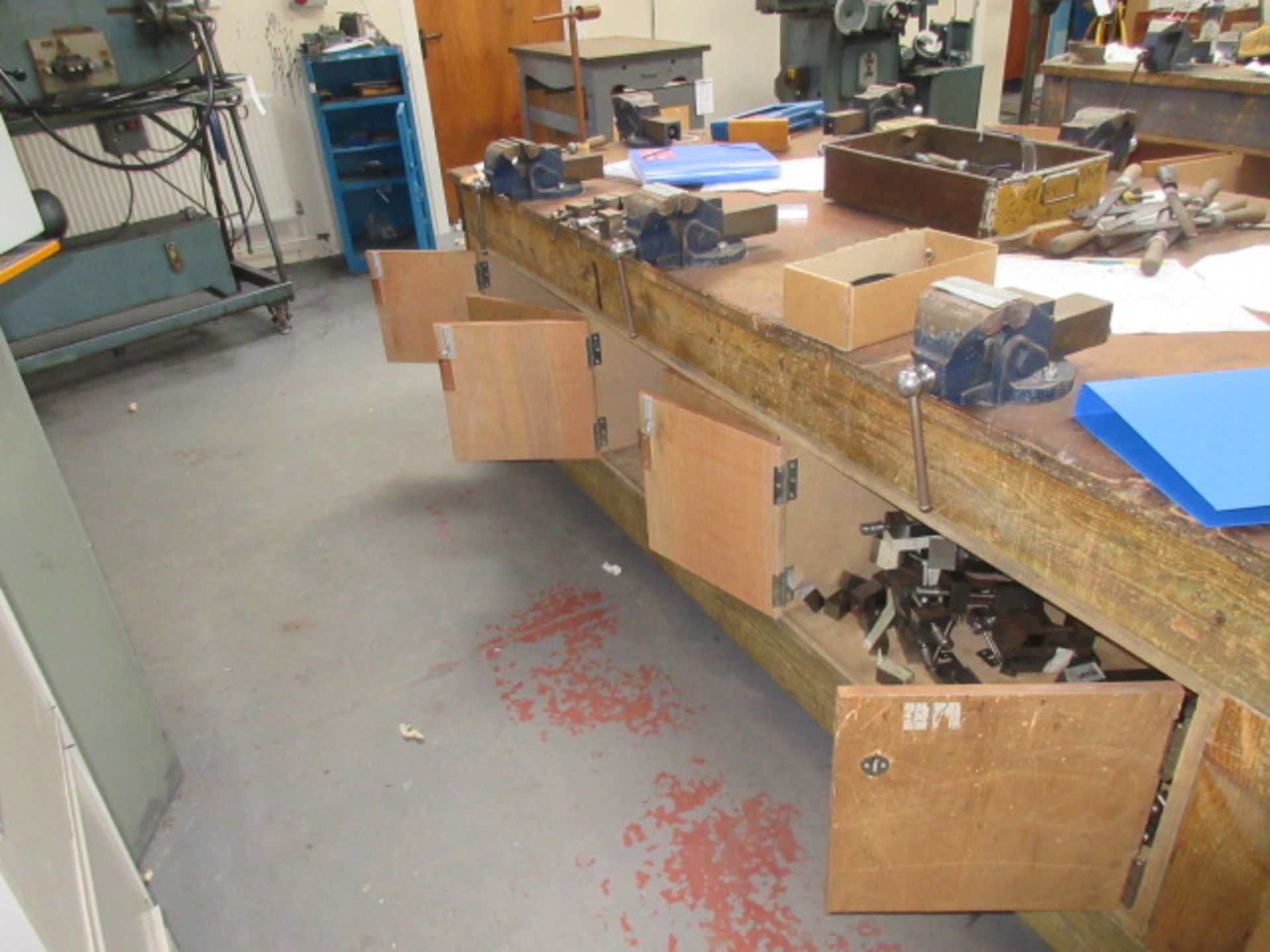 An 8' x 4' wooden bench with 8 engineers vices. Holehouse Rd. Ground floor engineering. - Image 2 of 2