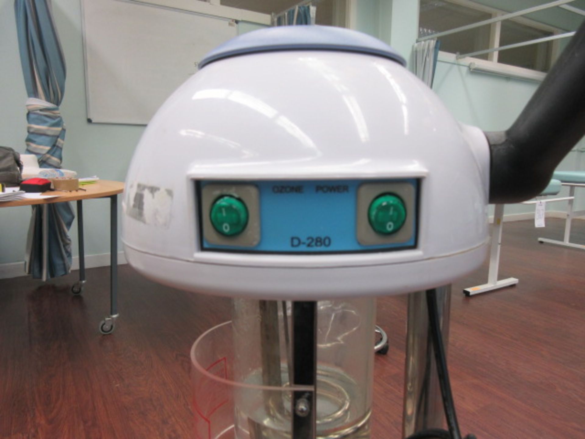 Facial Steamer. Model D-280. S/n FS-09070905 Holehouse Road. Beauty Salon Y10 2 Snd Floor - Image 2 of 3