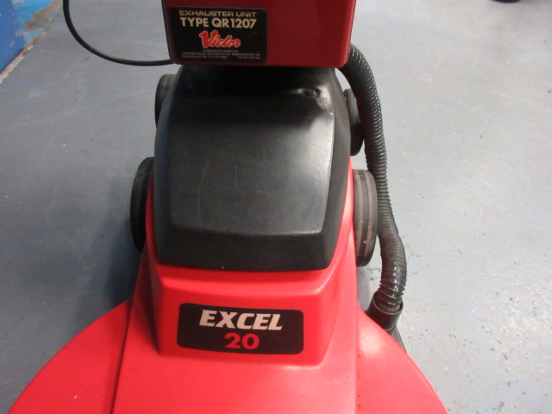 Victor Excel 20 Gym Floor Polishing Machine Townholm Site. - Bild 2 aus 5