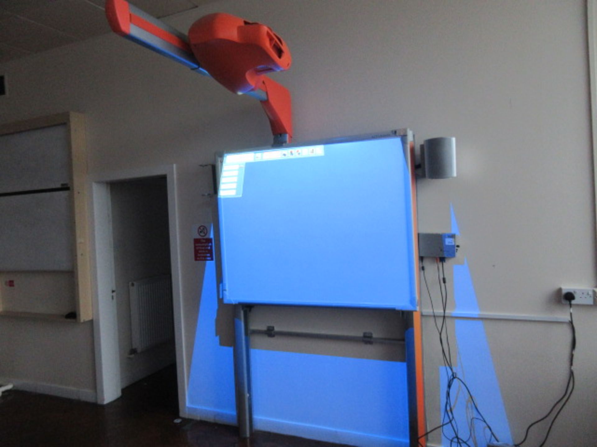 Promethean Activboard Smart Screen with overhead projector, PC & sound modules, wall mounted - Image 4 of 4