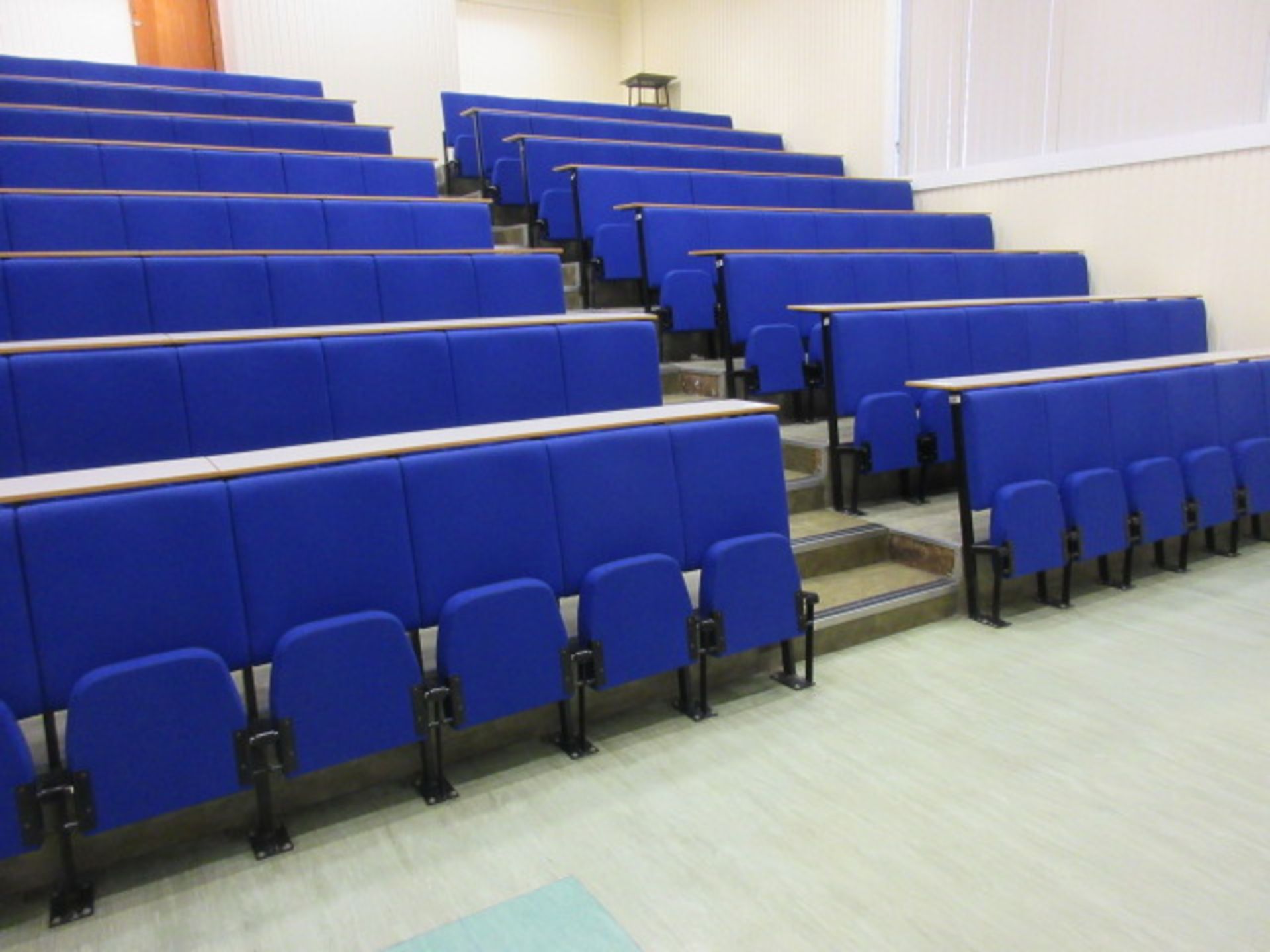 Lecture Theatre Seating. Row of 7 pull seating. Blue cloth upholstered Holehouse Road. Ground - Bild 2 aus 2