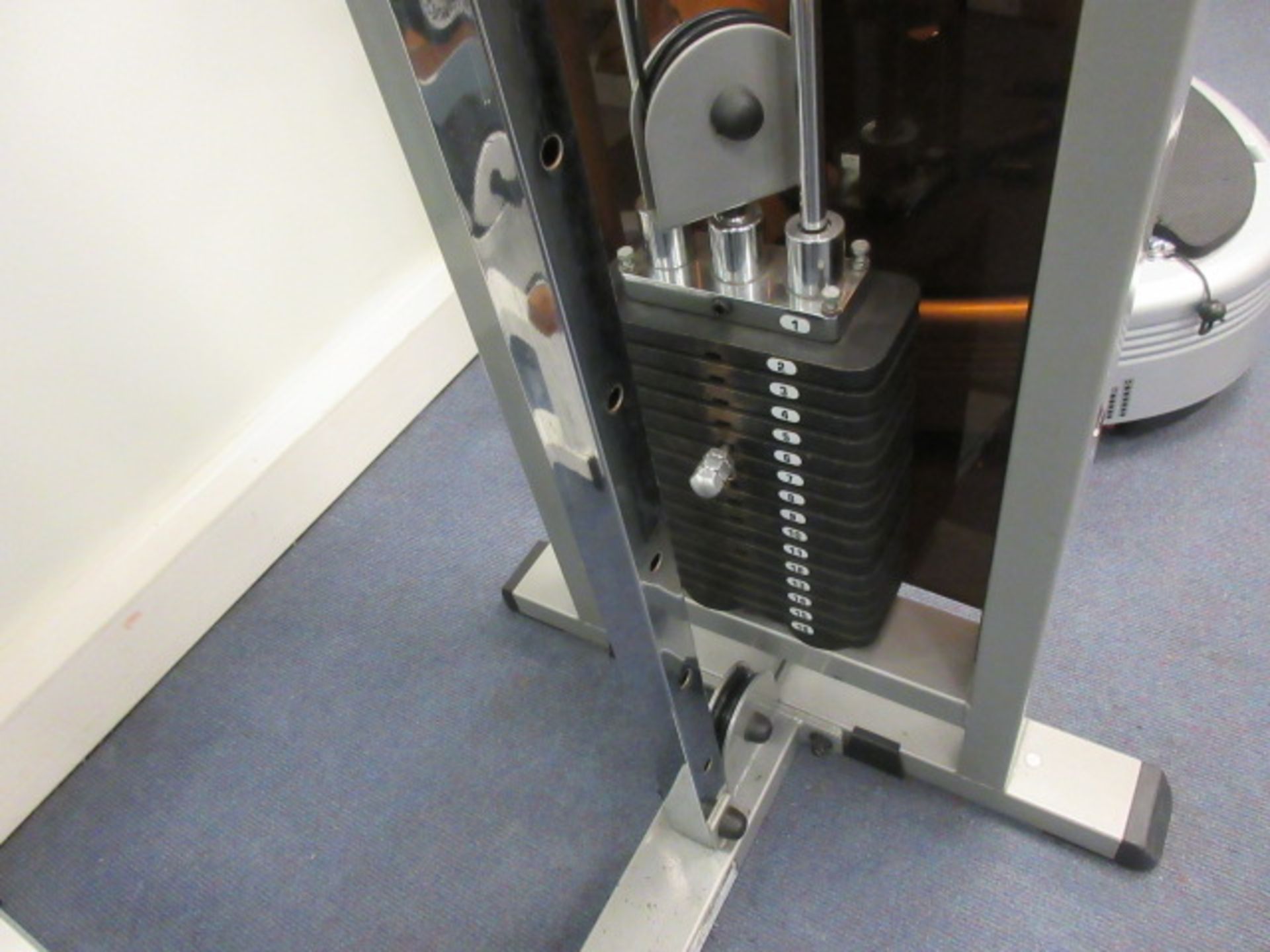 Bodysolid Pull Down Lat Work Out Frame. 1-16 kg weights on each side. Note no handles Townholm - Bild 4 aus 4