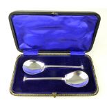 Pair of cased silver seal topped preserve spoons, Sheffield, 1921.