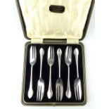 Cased set of six Art Deco silver dessert forks,