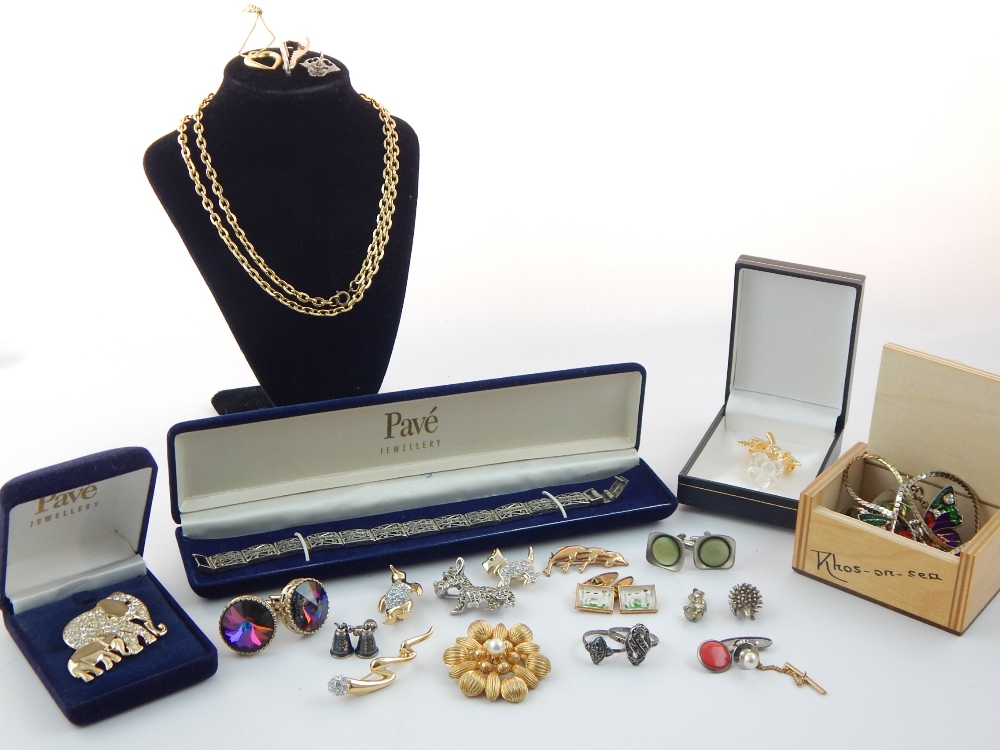 An interesting quantity of jewellery including silver and marcasite, etc.