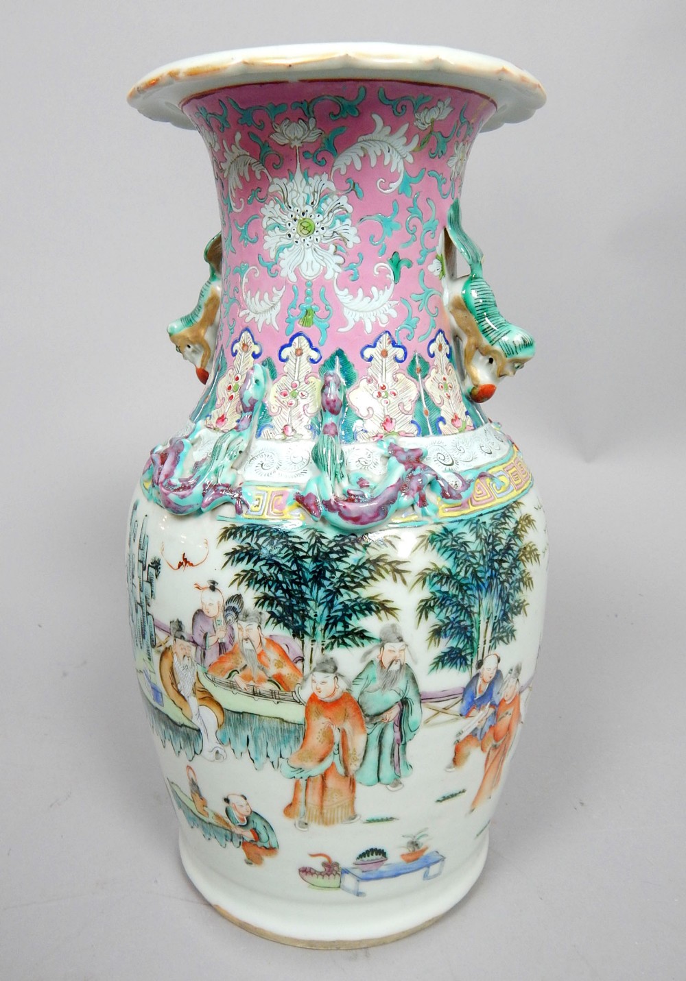 Late 19th / early 20th century Chinese porcelain vase, famille verte, decorated with a continuous - Bild 2 aus 5