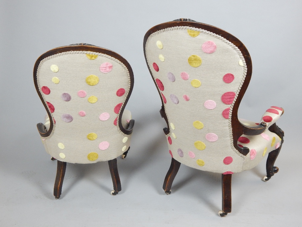 Pair of late Victorian carved walnut spoonback chairs upholstered in contemporary polychrome spot - Image 2 of 2