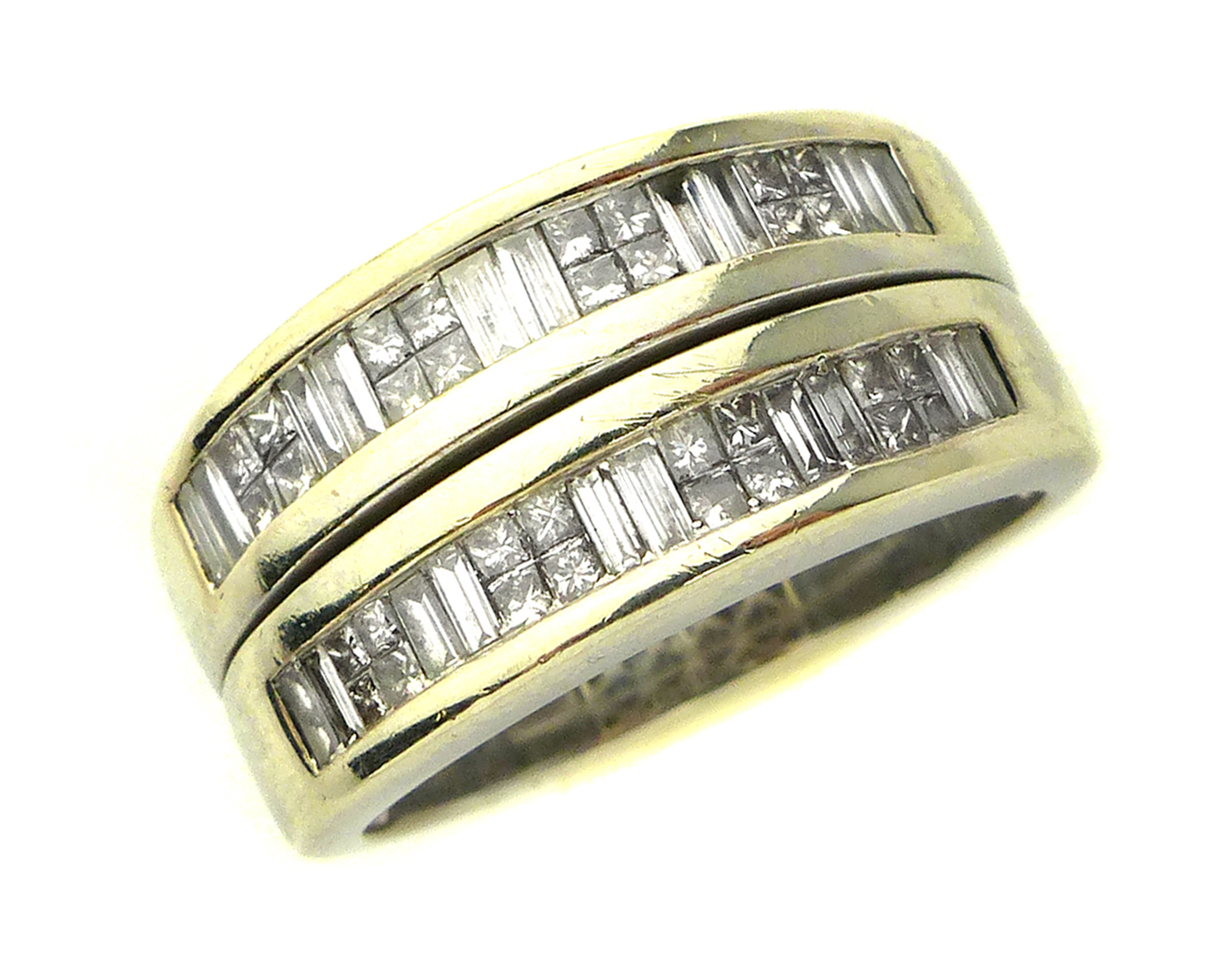 A double banded diamond ring in 9ct white gold,