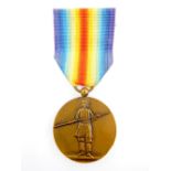 Japan WWI Victory medal with ribbon, bronze.