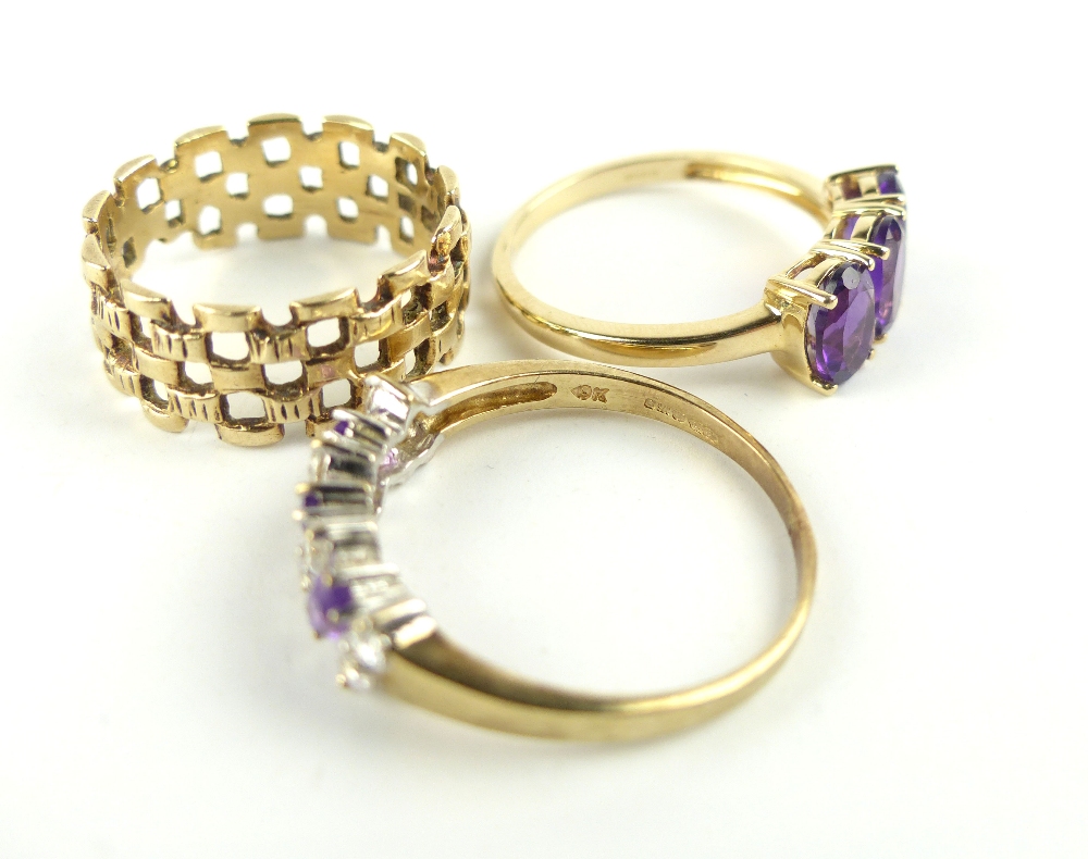 Two 9ct yellow gold purple and white stone dress rings and a 9ct woven band. (3) - Image 3 of 3