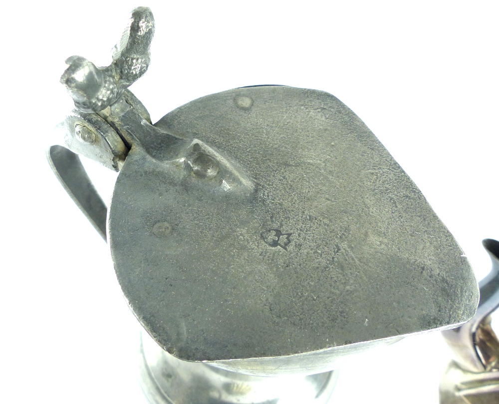 18th C pewter lidded water jug with acorn thumb lift, 27.8cm, and other metalware. - Image 6 of 10