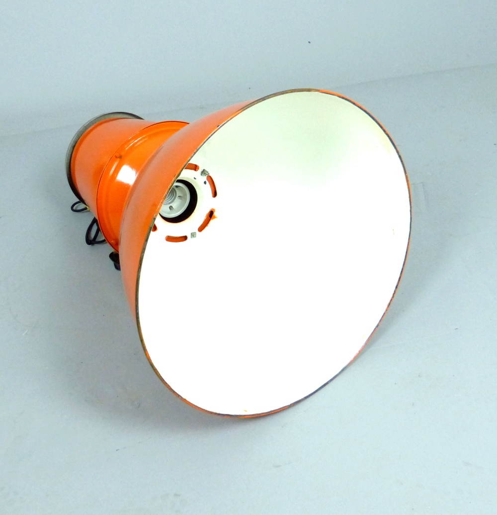 Large industrial lamp, plaque for EFC, orange powder coat finish, approx. 95 x 63cm dia. - Image 5 of 6