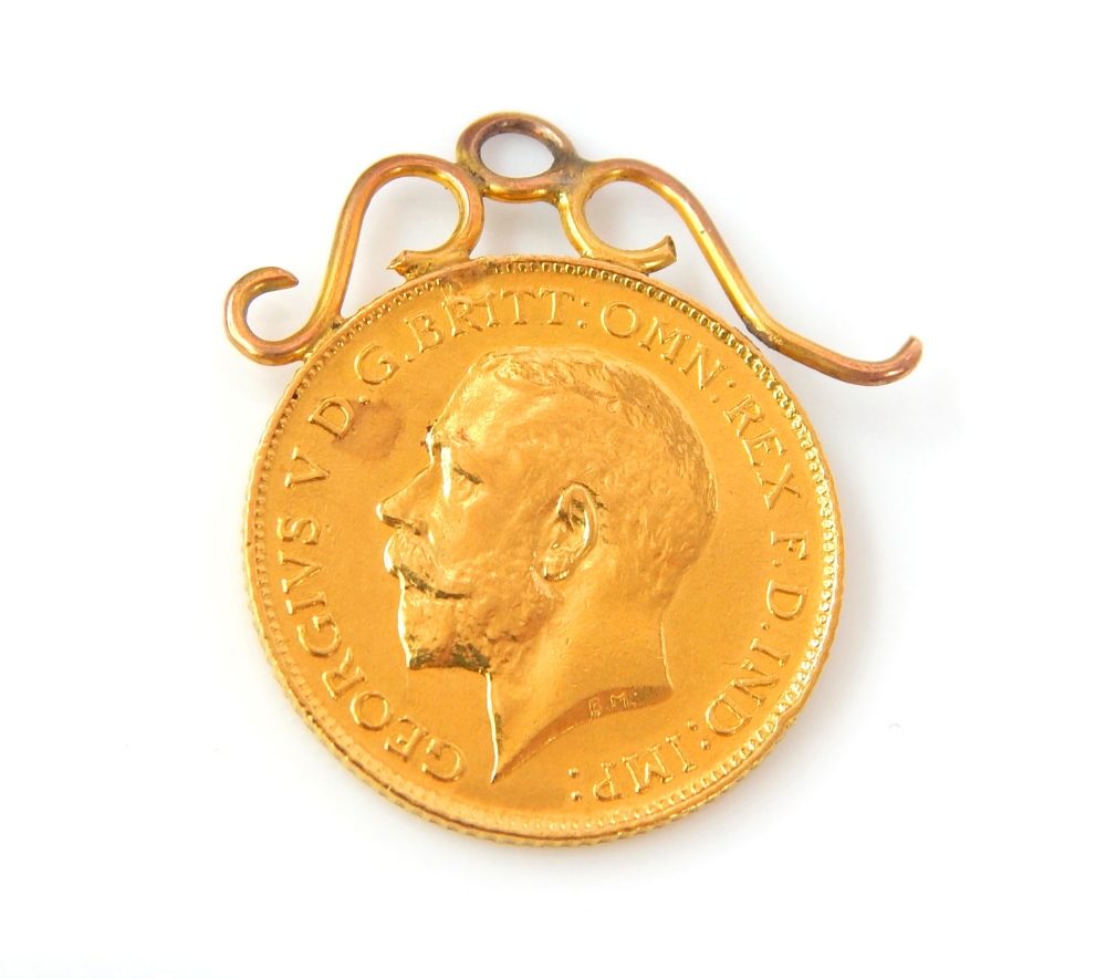 22ct gold half sovereign with chain mount, dated 1914, 4. - Image 3 of 6
