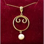 Art Nouveau style 9ct yellow gold necklace,