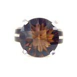 Ladies dress ring smoky quartz + band size 0, 56ct