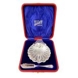 Cased Sterling silver scallop butter dish and knife Sheffield 1907