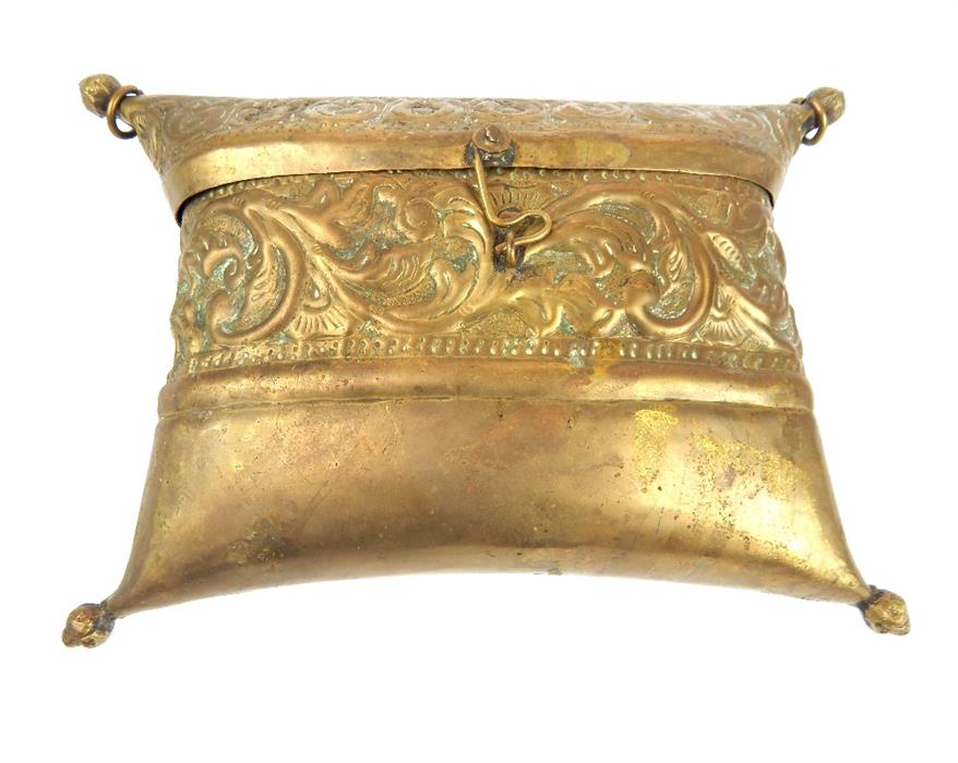 An early 20th century Middle Eastern brass purse - Image 2 of 12